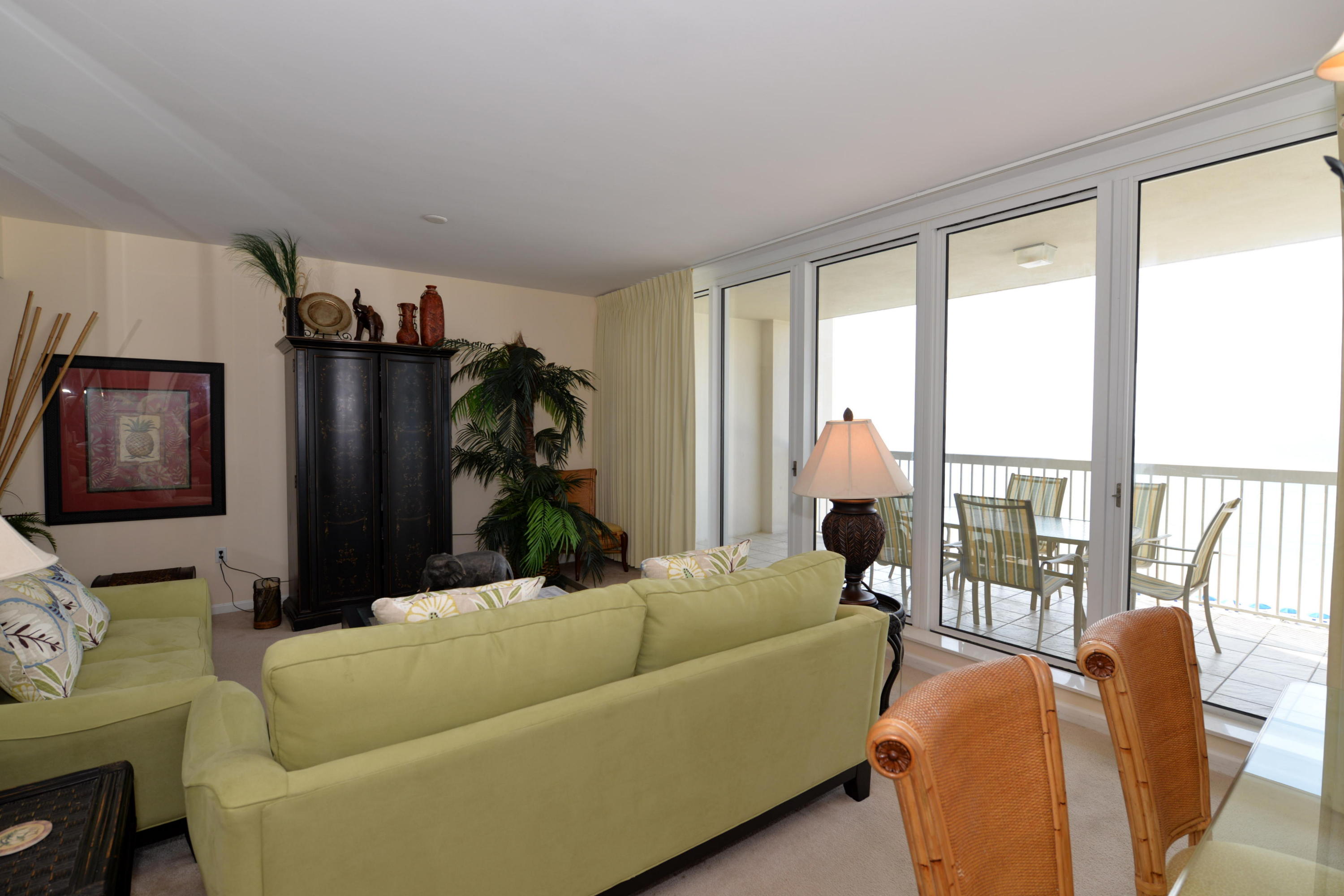 SILVER BEACH TOWERS - Residential