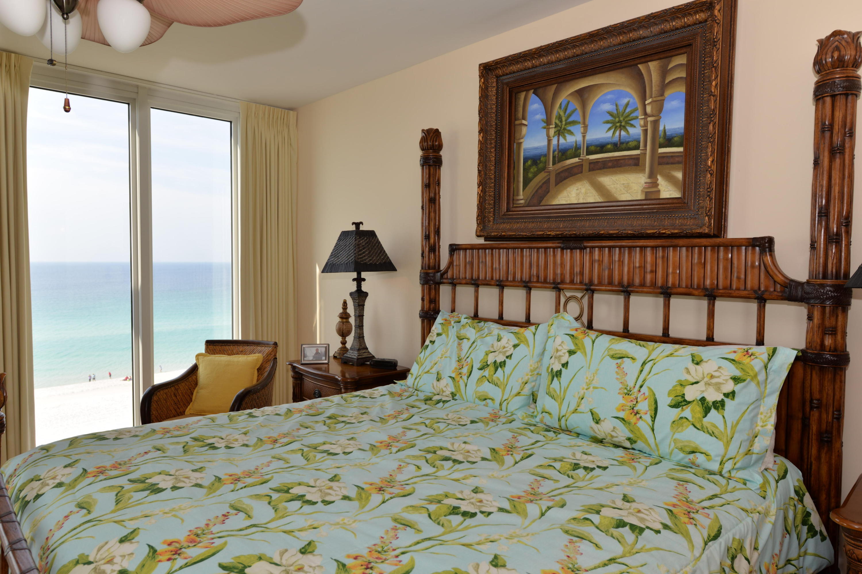 SILVER BEACH TOWERS - Residential