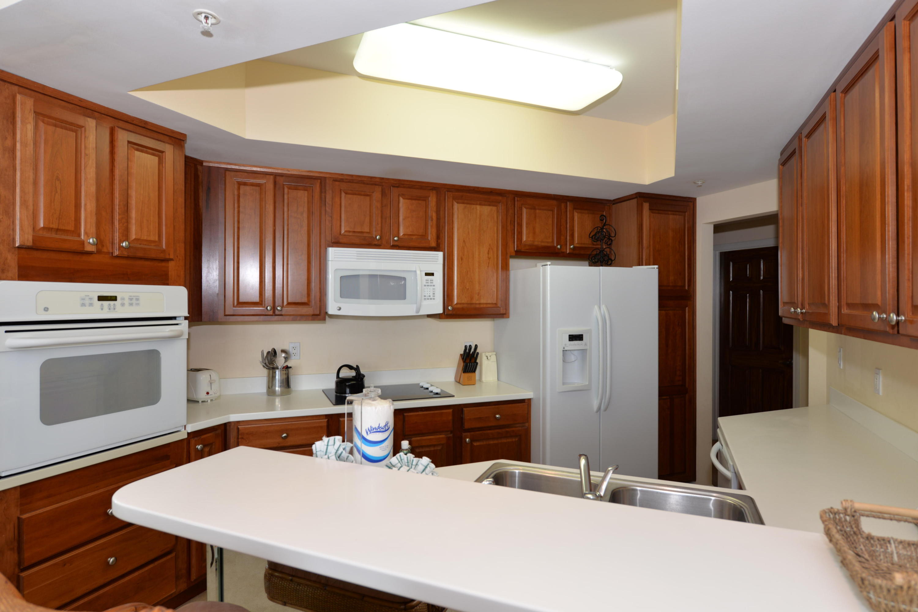SILVER BEACH TOWERS - Residential