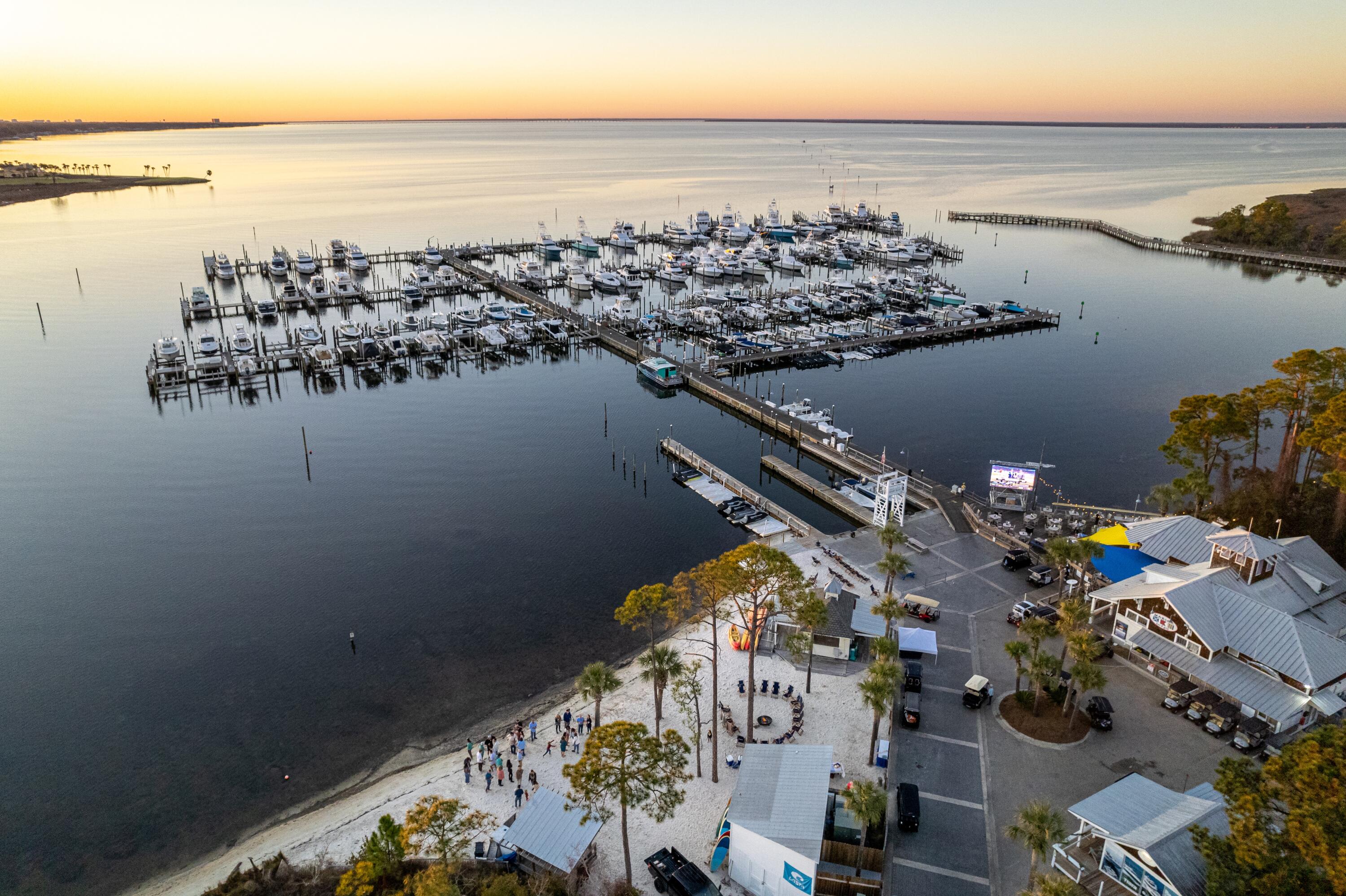 CRYSTAL LAKE II AT SANDESTIN - Residential