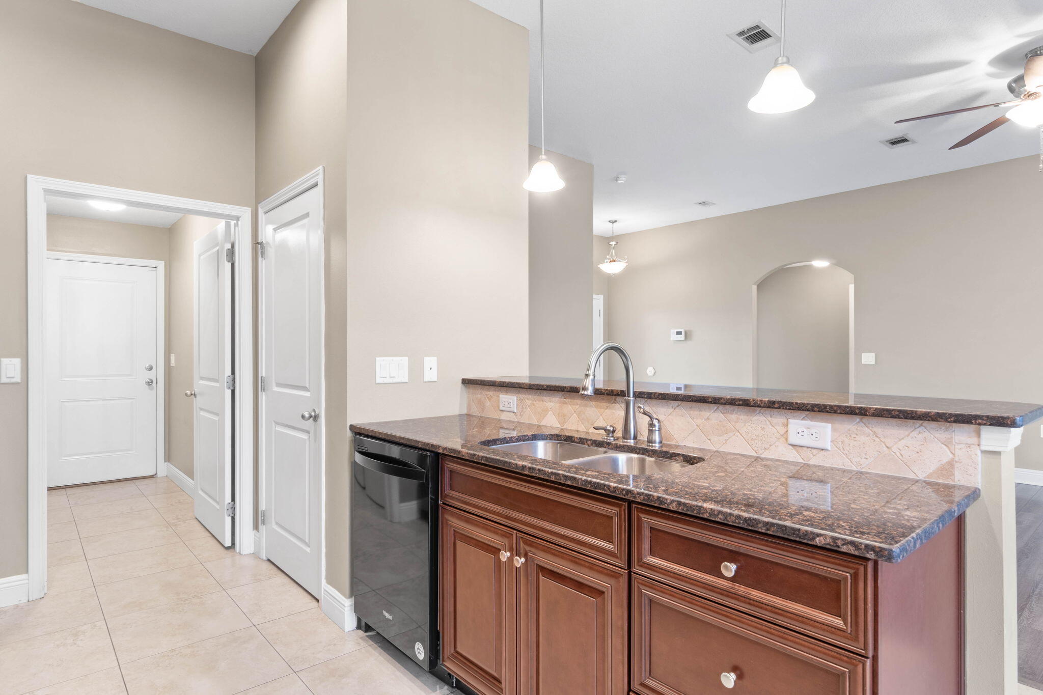 CASA LOMA S/D 1ST ADDN - Residential Lease