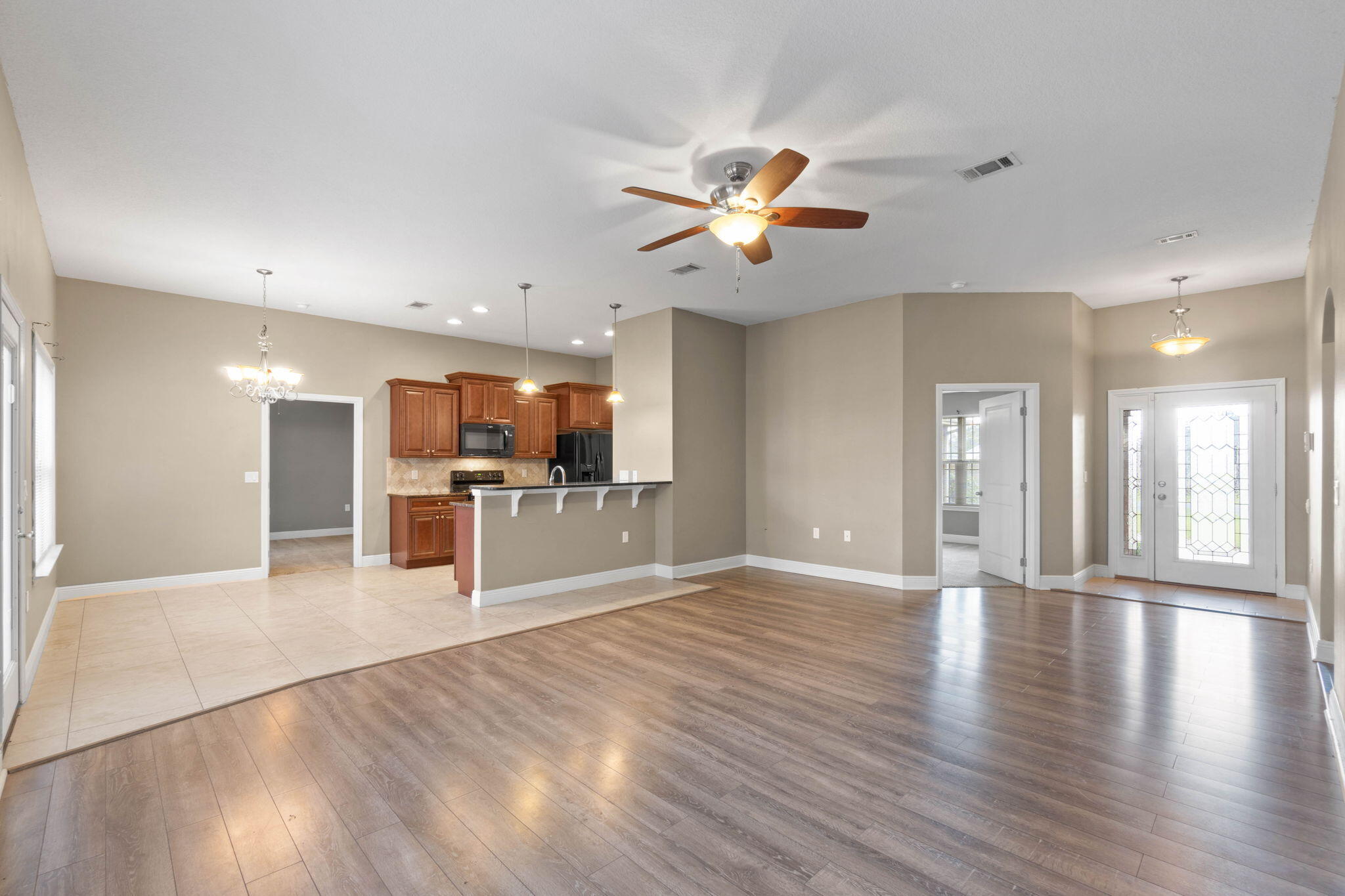 CASA LOMA S/D 1ST ADDN - Residential Lease