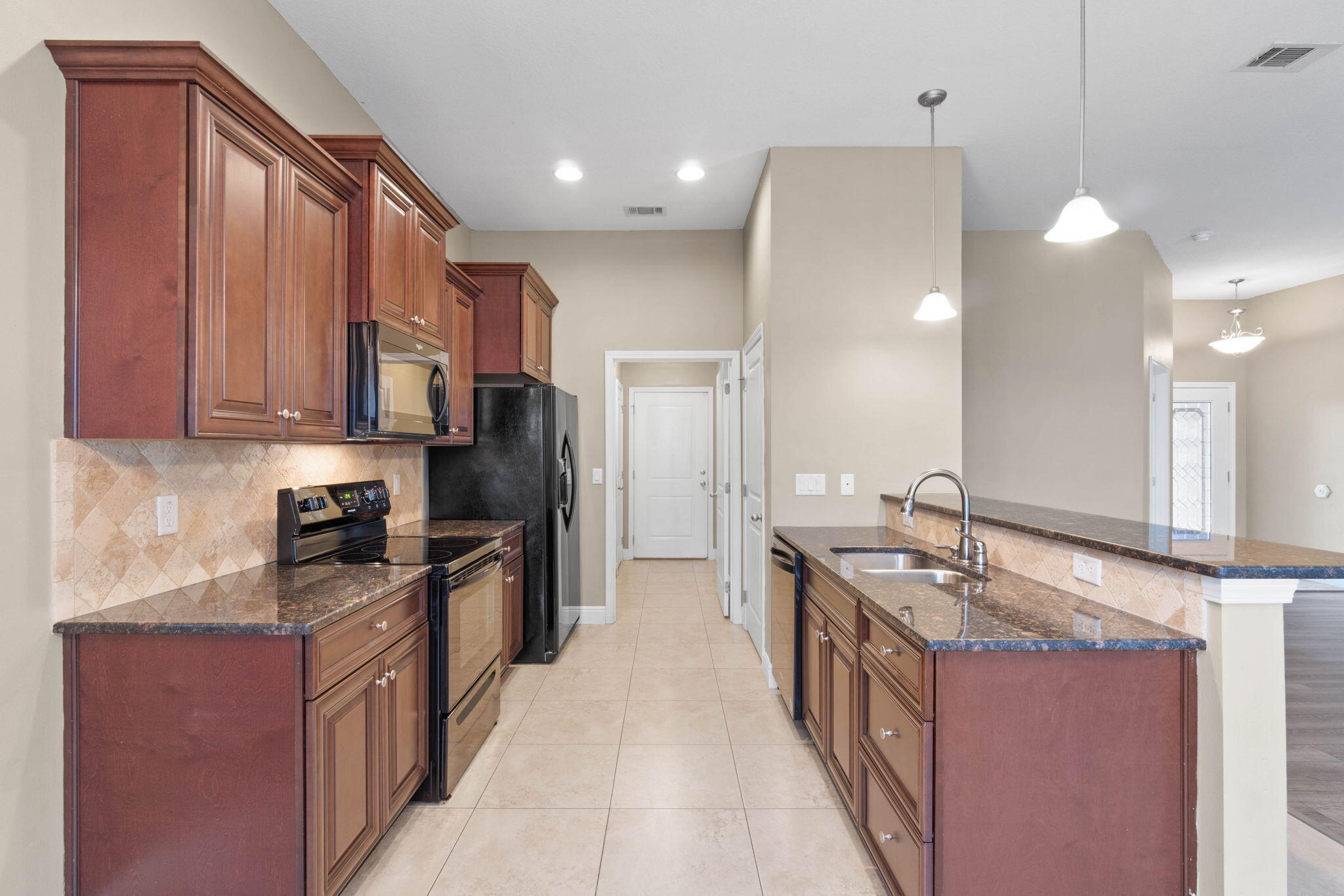 CASA LOMA S/D 1ST ADDN - Residential Lease