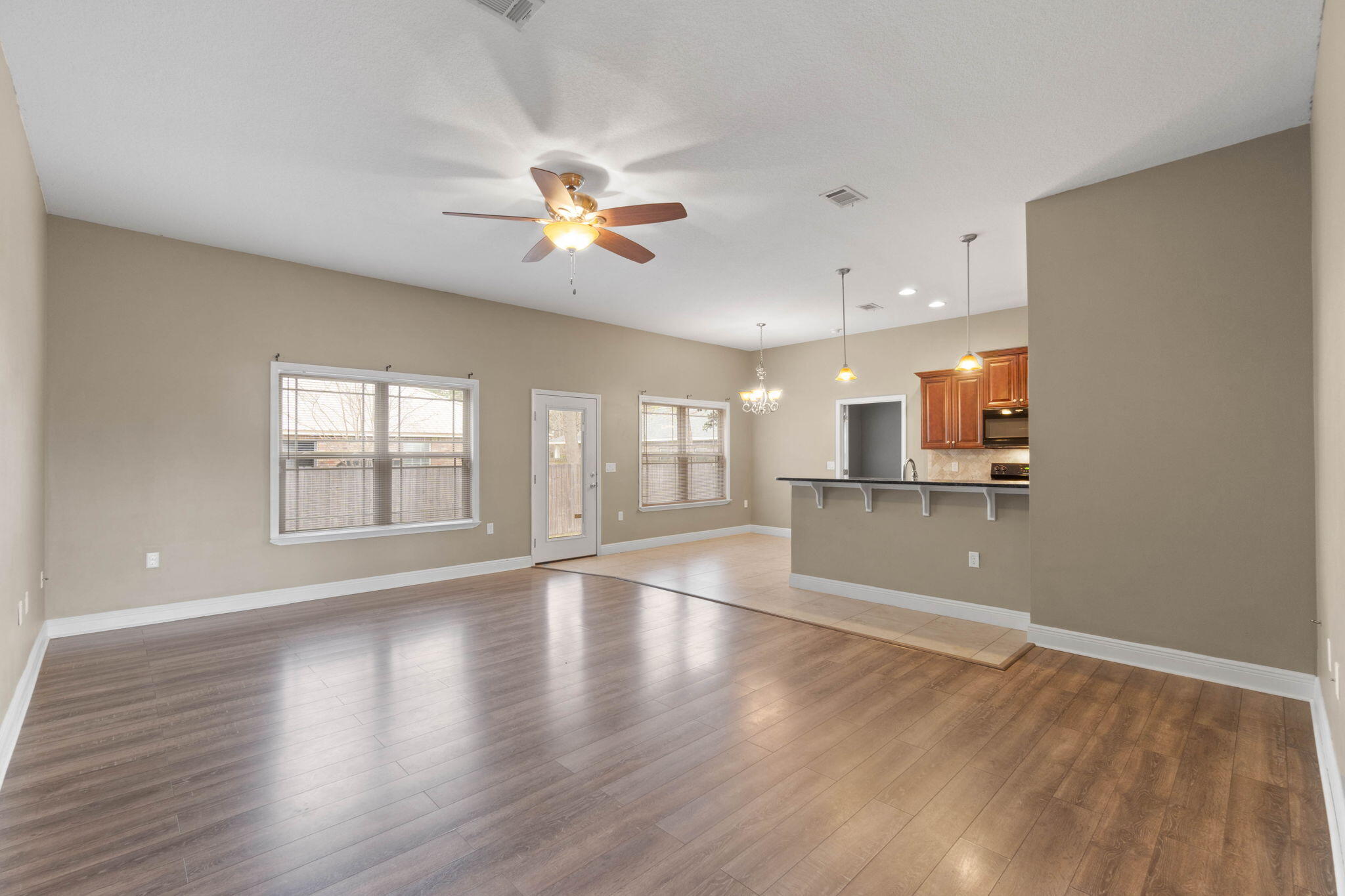 CASA LOMA S/D 1ST ADDN - Residential Lease