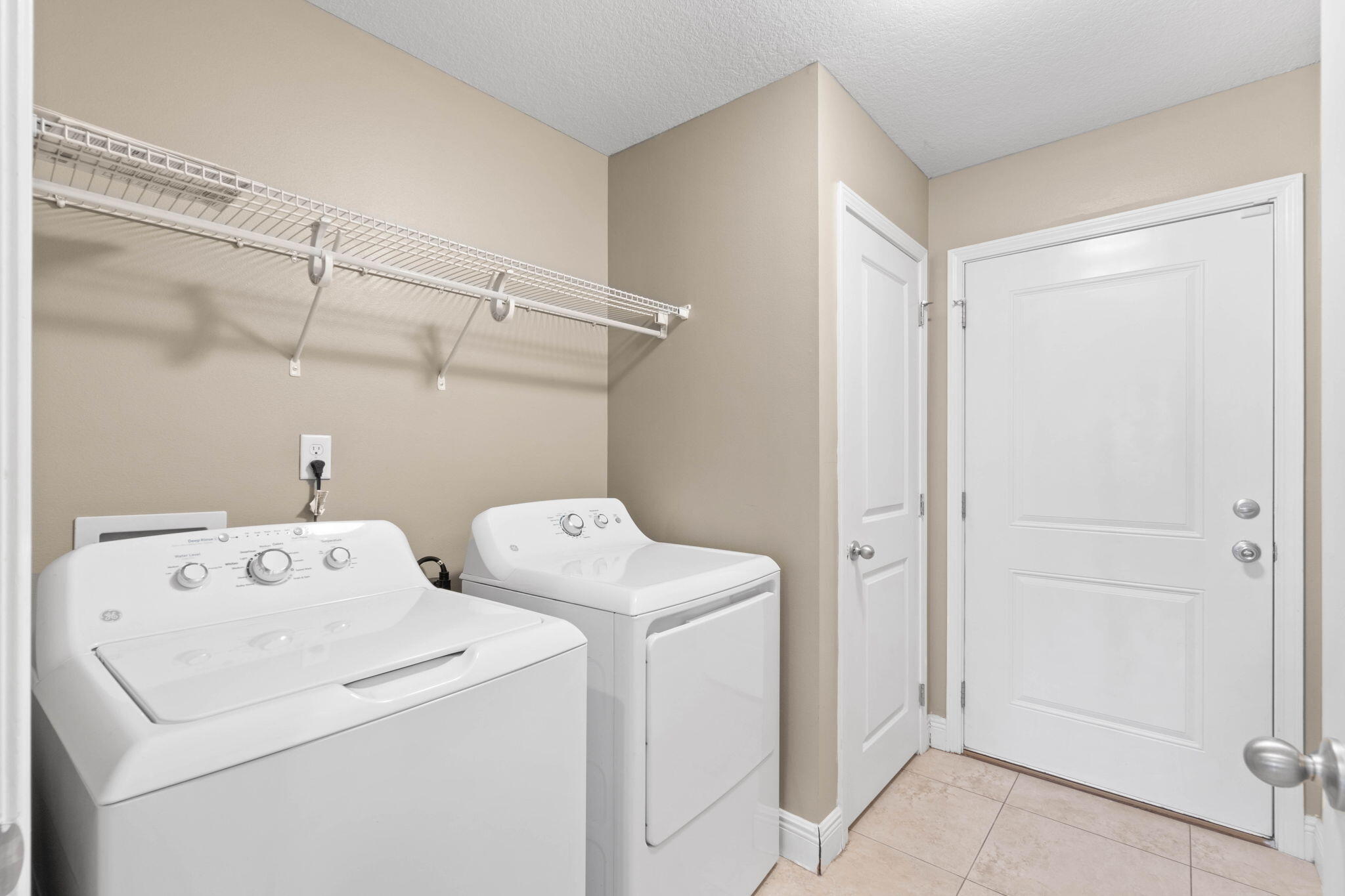 CASA LOMA S/D 1ST ADDN - Residential Lease