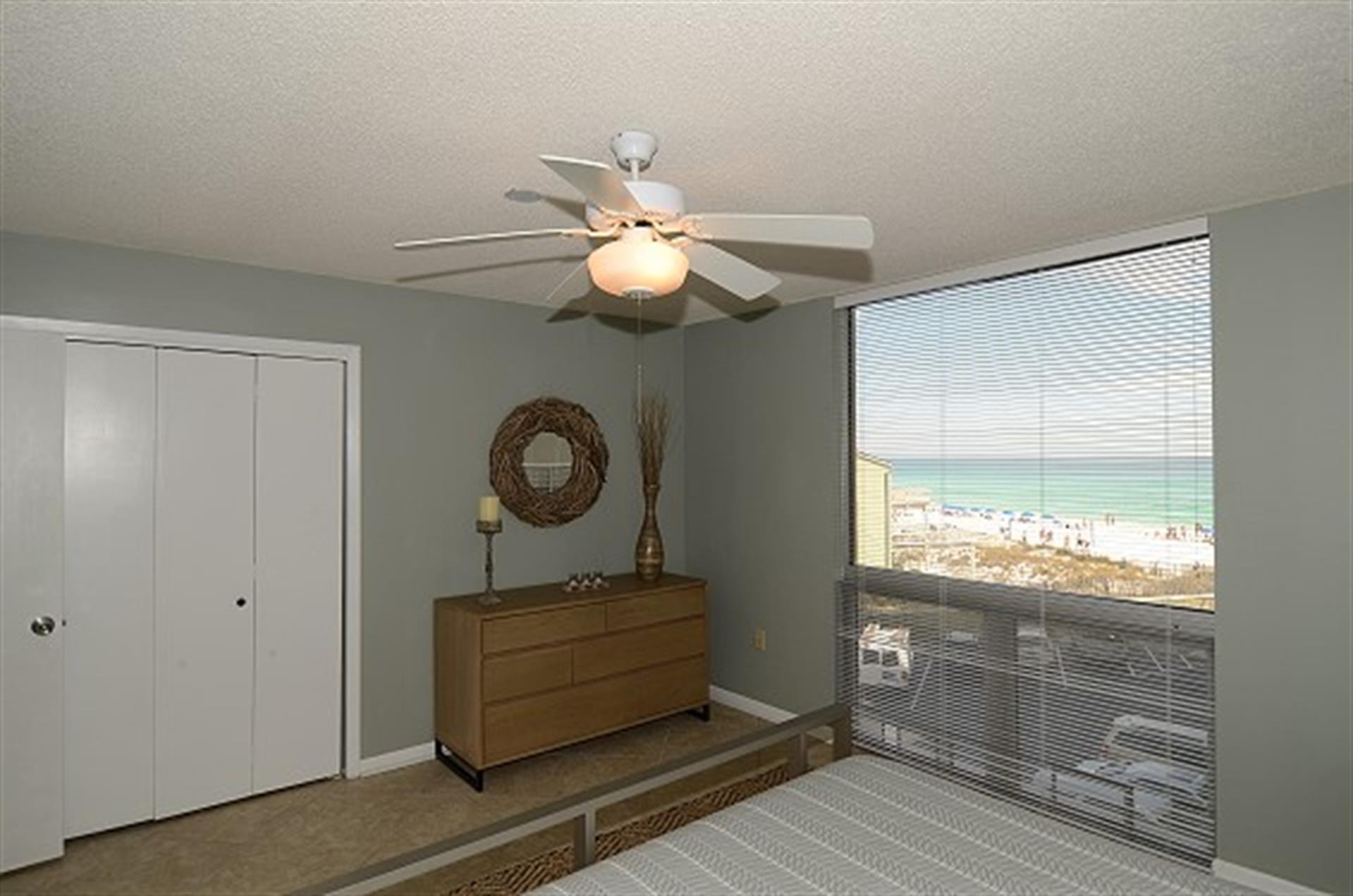 SHORELINE TOWERS 1 - Residential
