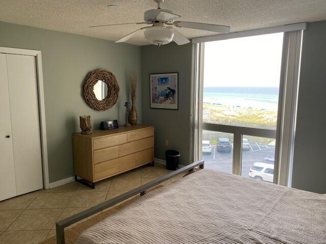 SHORELINE TOWERS 1 - Residential