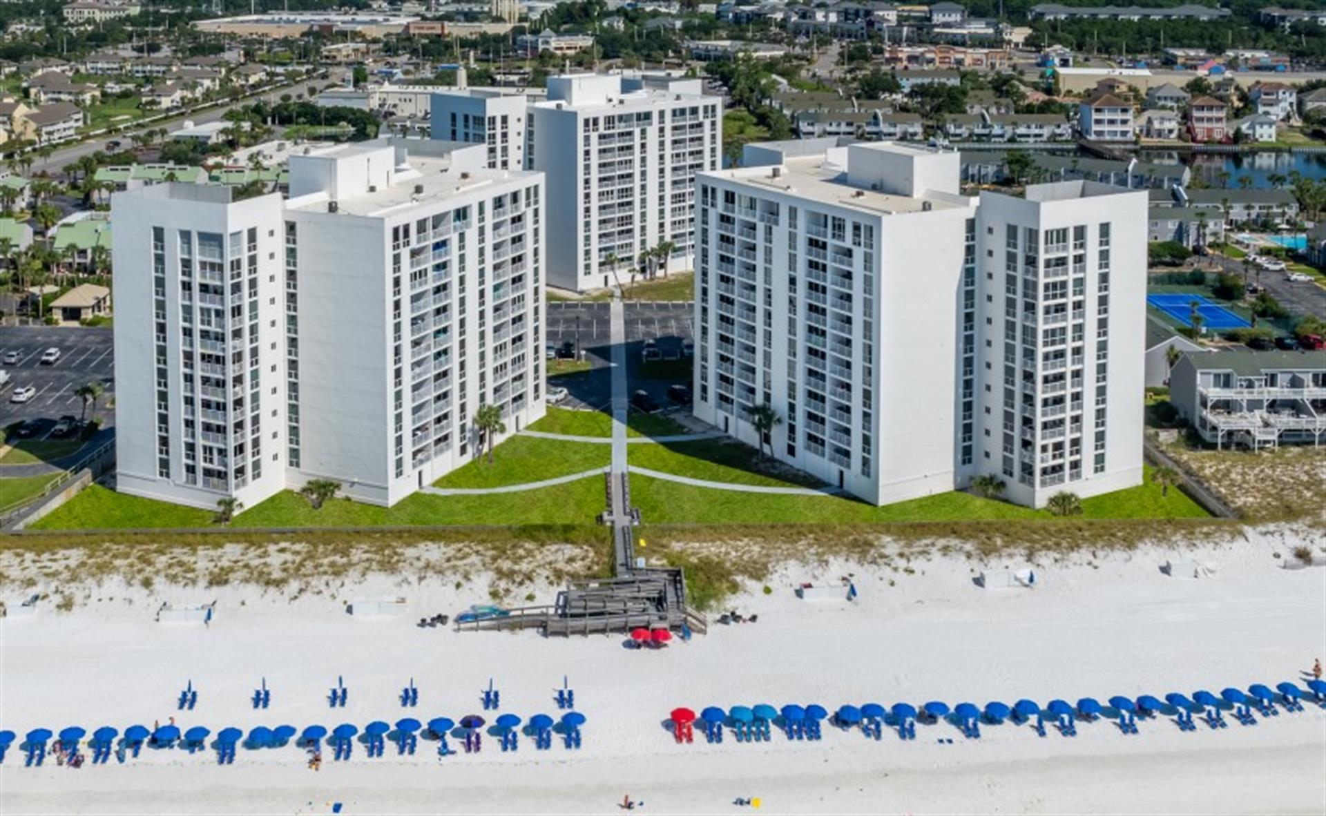 OPEN FLOOR PLAN WITH VIEWS OF THE GULF OF MEXICO. UNIT IS BEING SOLD FULLY FURNISHED WITH STAINLESS STEEL APPLIANCES, WASHER AND DRYER, AND RENTAL READY. EXCELLENT PRIMARY RESIDENCE OR RENTAL MACHINE. SHORELINE TOWERS IS A COMMUNITY WITH 24 HOUR PATROL, LARGE OWNERS MEETING ROOM, WITH FULL KITCHEN, SAUNA, HEATED POOL WITH HANDICAP LIFT, LIGHTED TENNIS COURT, THREE PICKLEBALL COURTS, SHUFFLEBOARD, PICNIC AREA WITH CHARCOAL GRILLS, UPDATED FITNESS CENTER, HANDICAP BEACH ACCESS. NO PETS ALLOWED. MAJOR RENOVATION PROJECT OF THE ENTIRE COMPLEX COMPLETE!