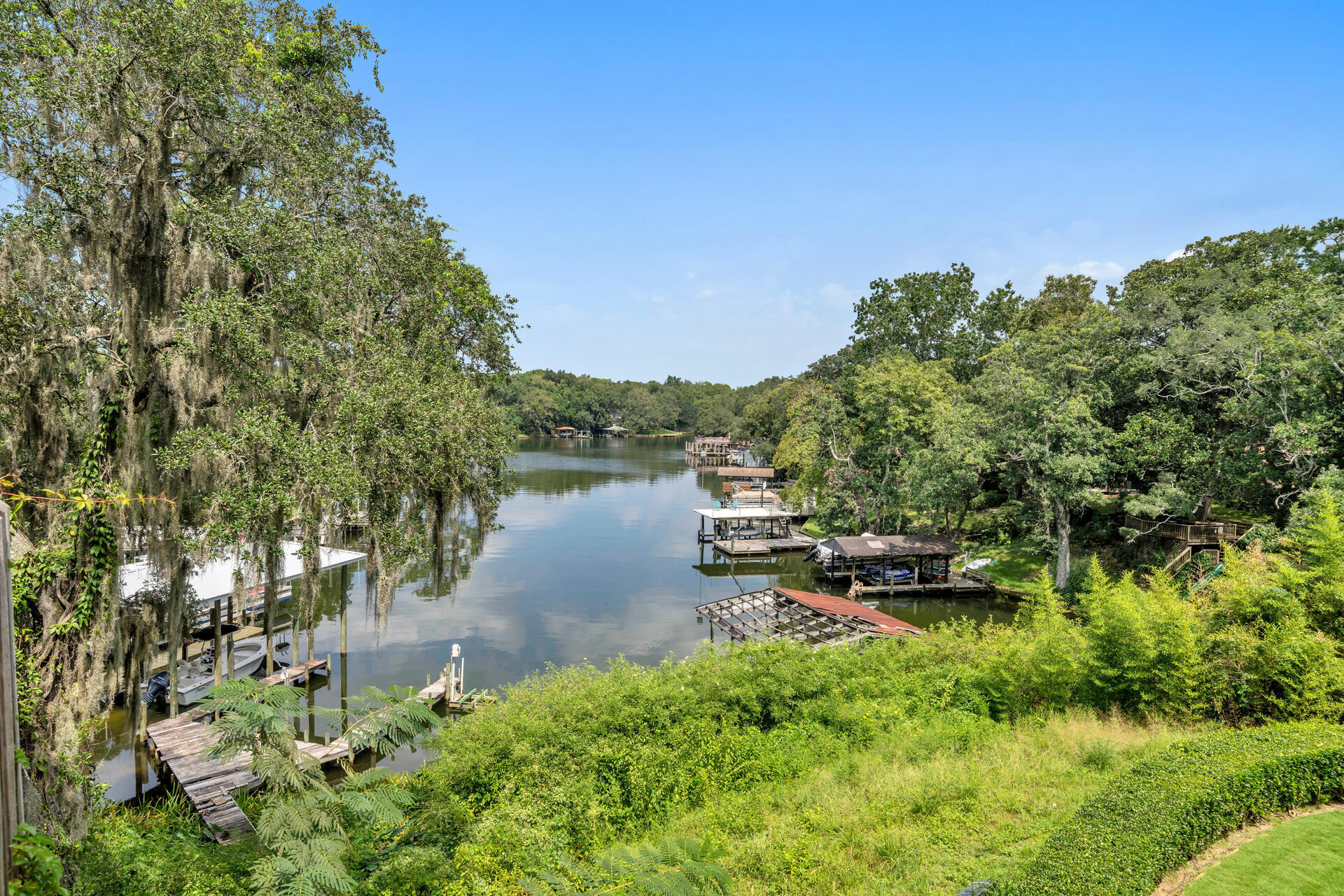 MAGNOLIA MANOR - Land