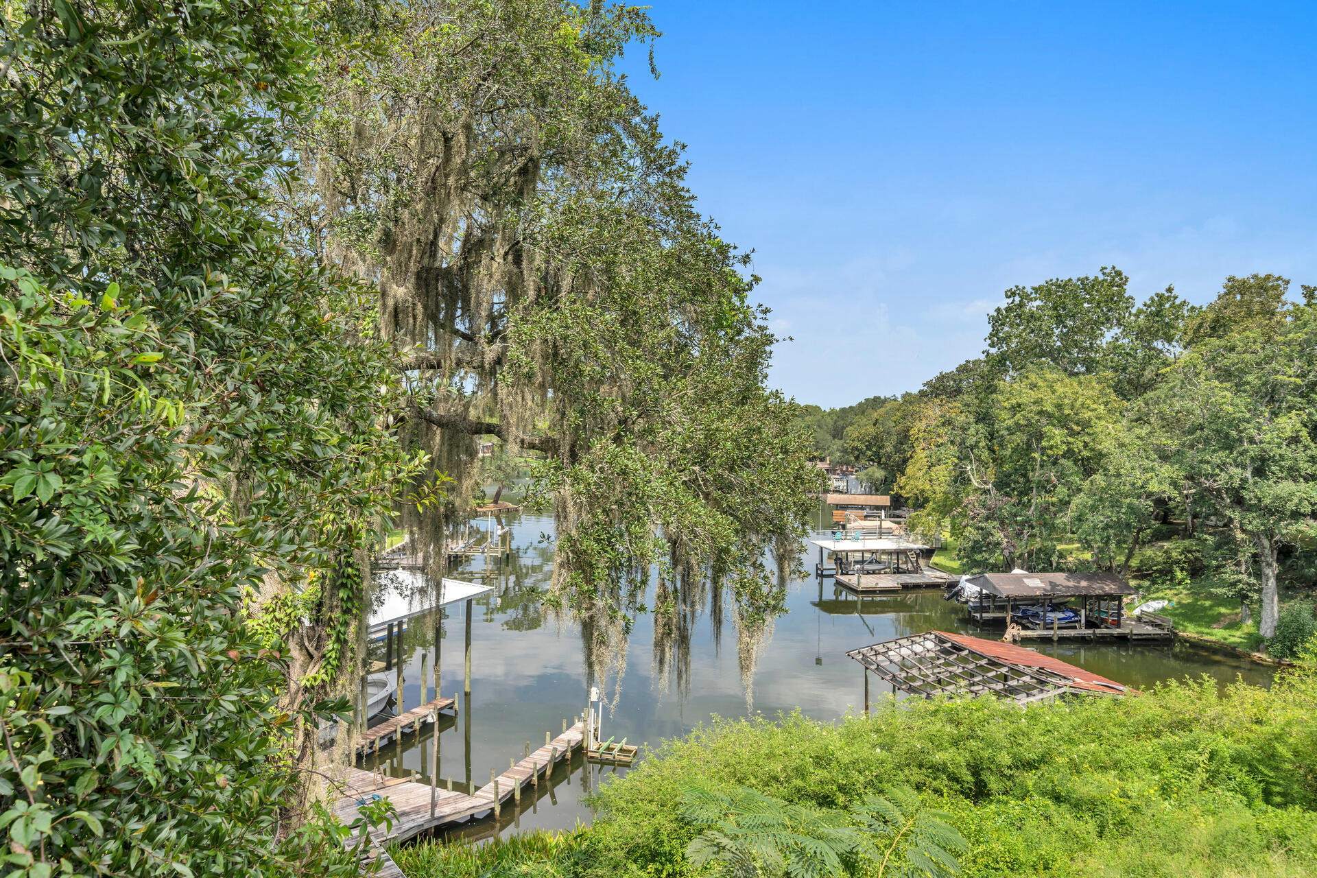 MAGNOLIA MANOR - Land