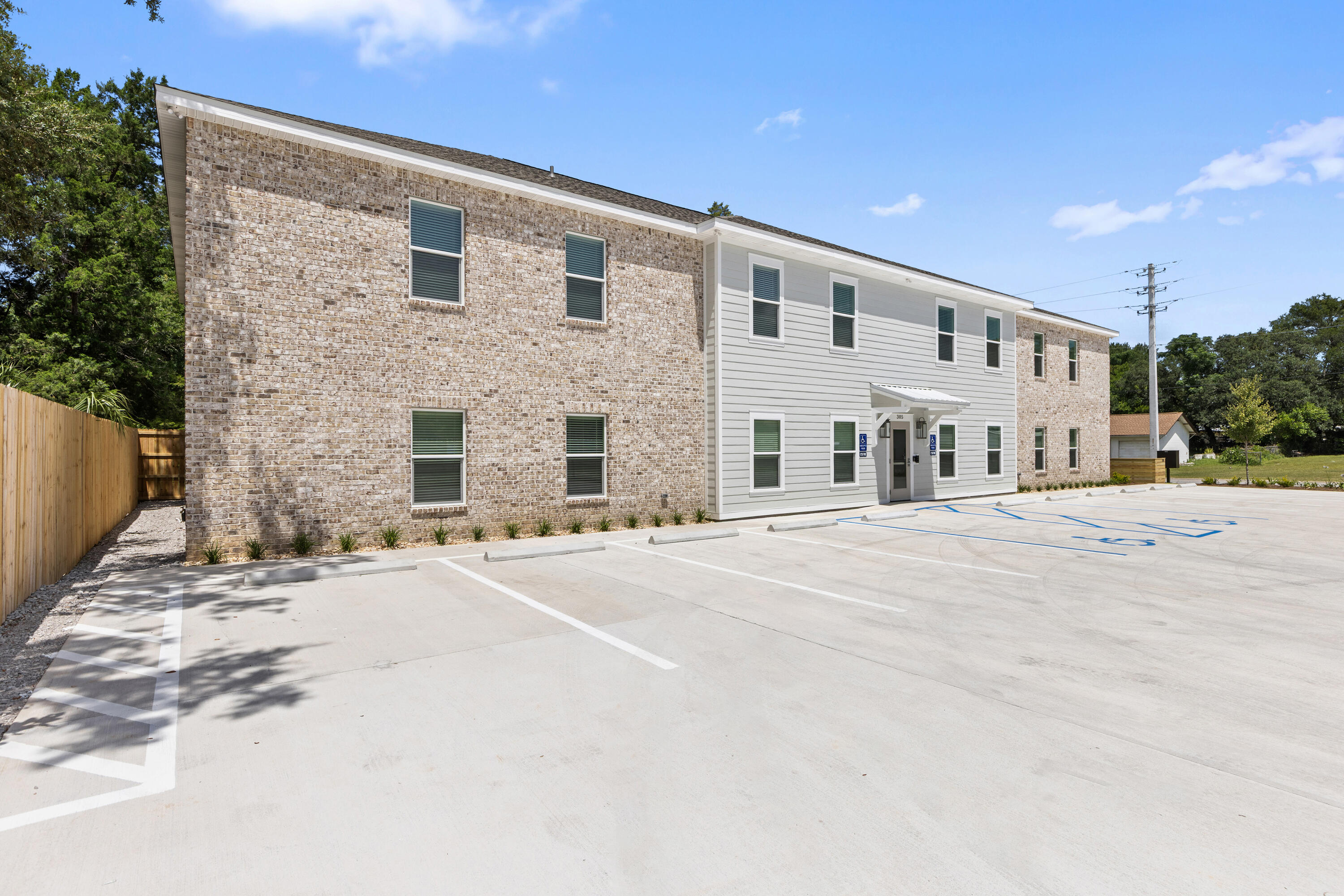 165 South - Residential Lease