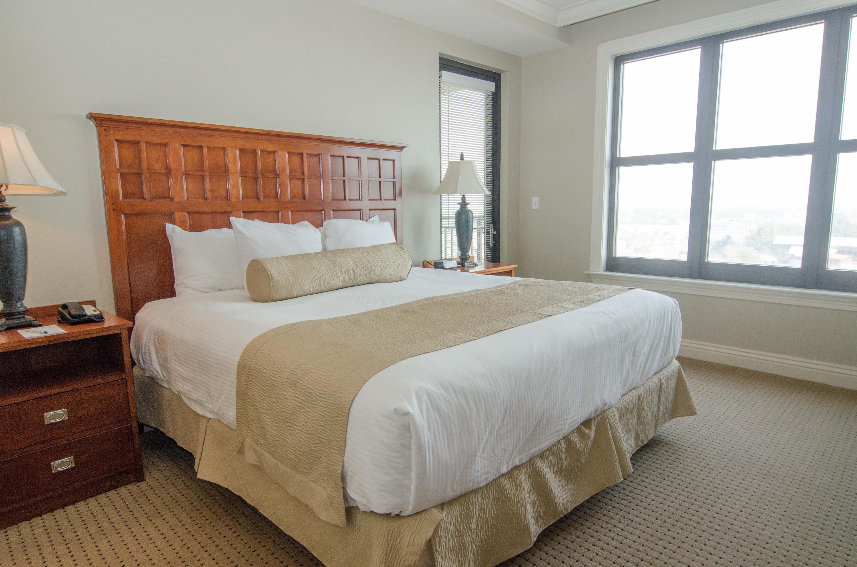 EMERALD GRANDE - Residential