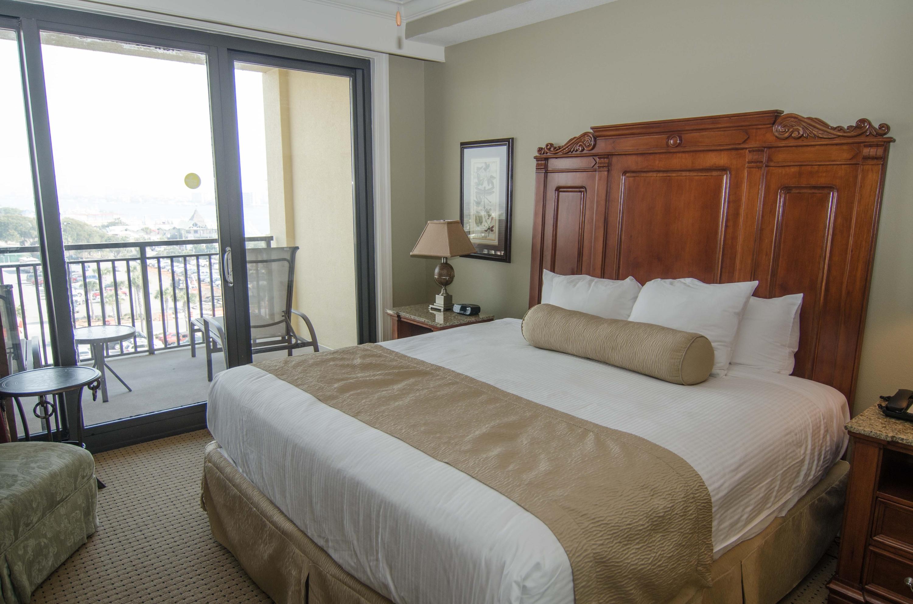 EMERALD GRANDE - Residential