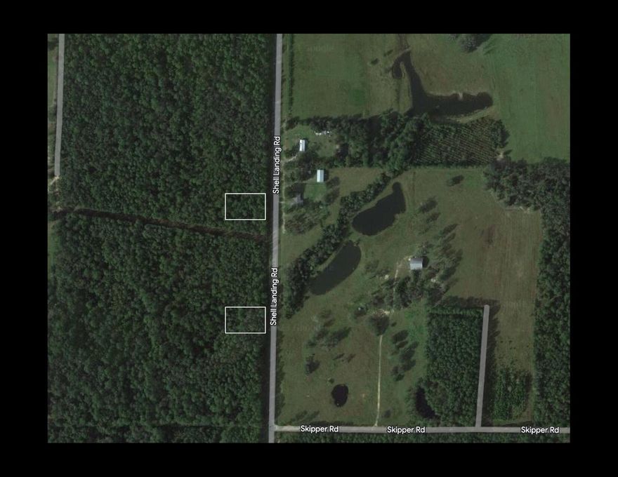 This vacant land, located in the town of Vernon, Florida, presents an excellent opportunity for those seeking a property with the potential for residential development. Zoned for single-family residential use, the land, as of now, remains uncleared, providing a blank canvas for the new owner to design and develop according to their vision.