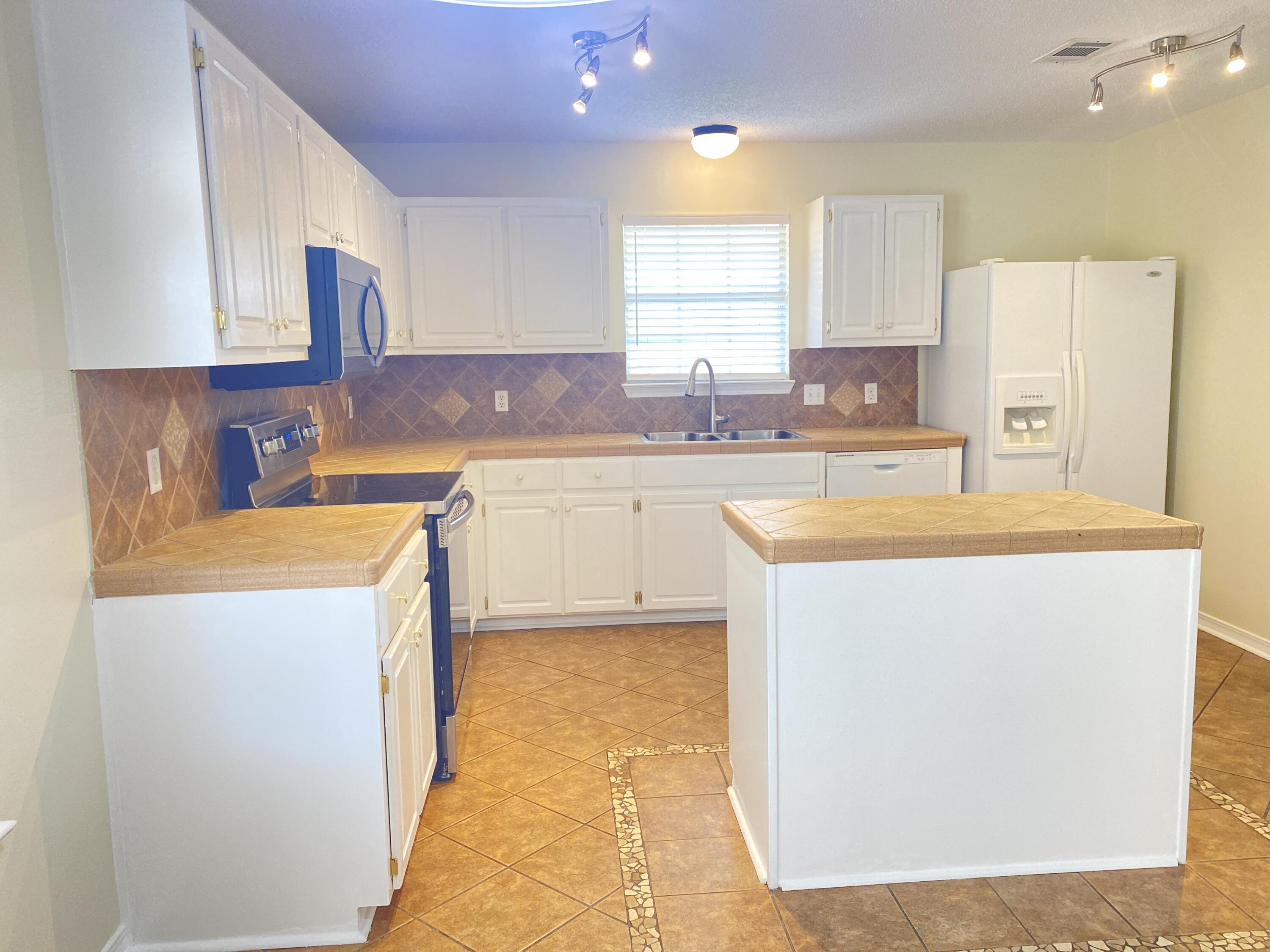 CHEROKEE BEND S/D PH 2 - Residential