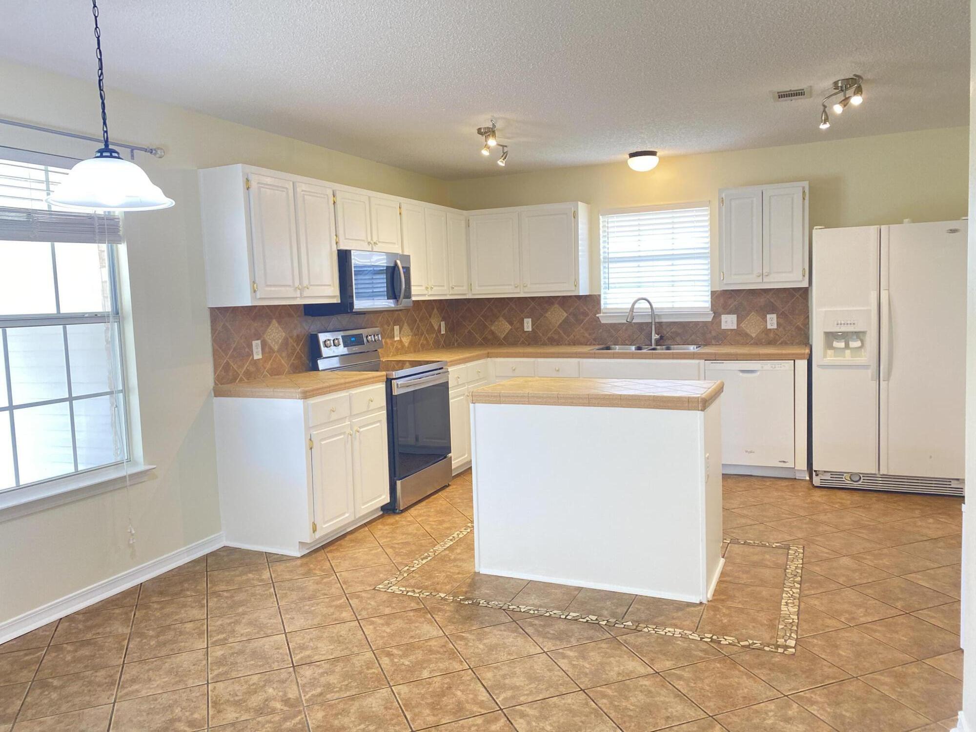 CHEROKEE BEND S/D PH 2 - Residential