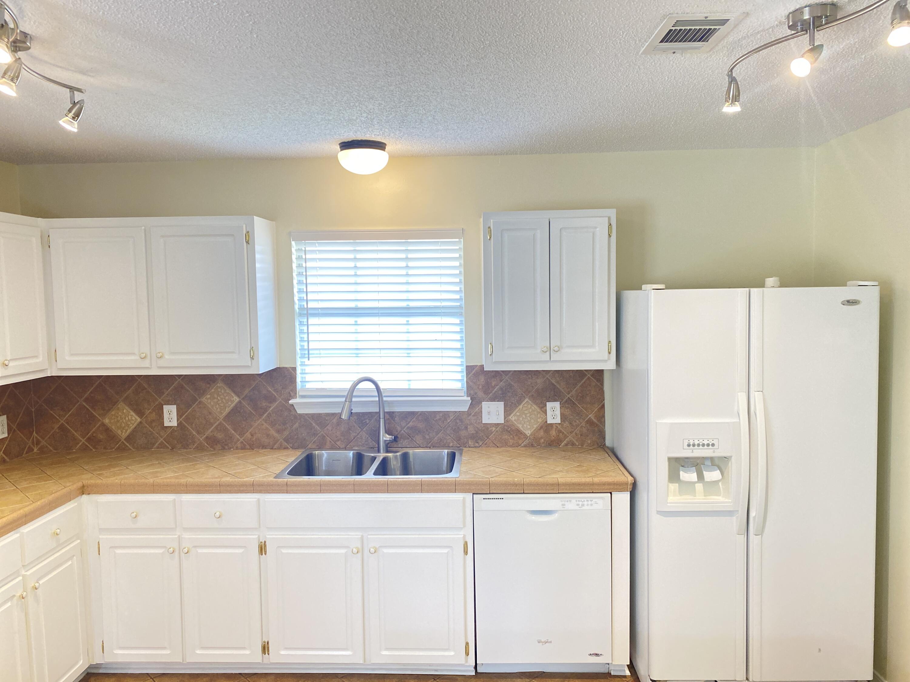 CHEROKEE BEND S/D PH 2 - Residential