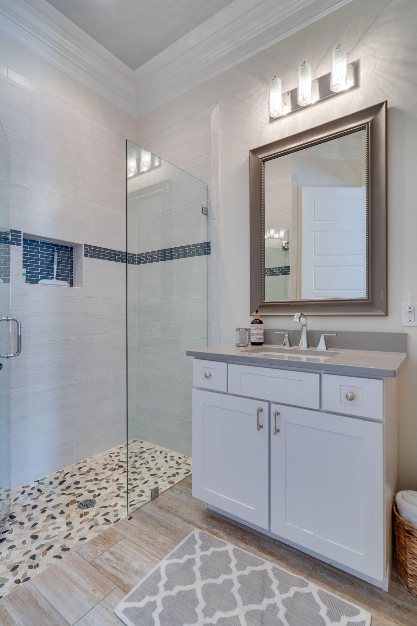 VILLA LAGO - Residential