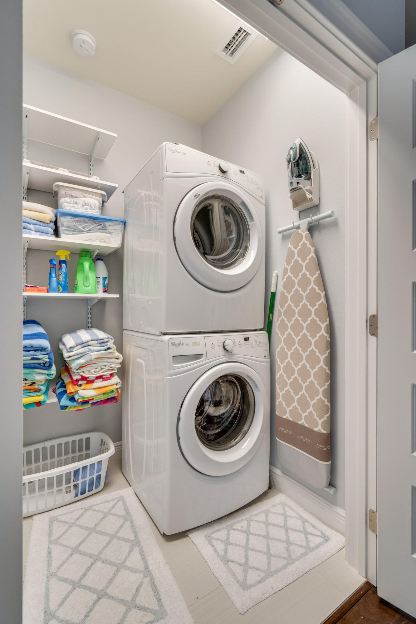 VILLA LAGO - Residential