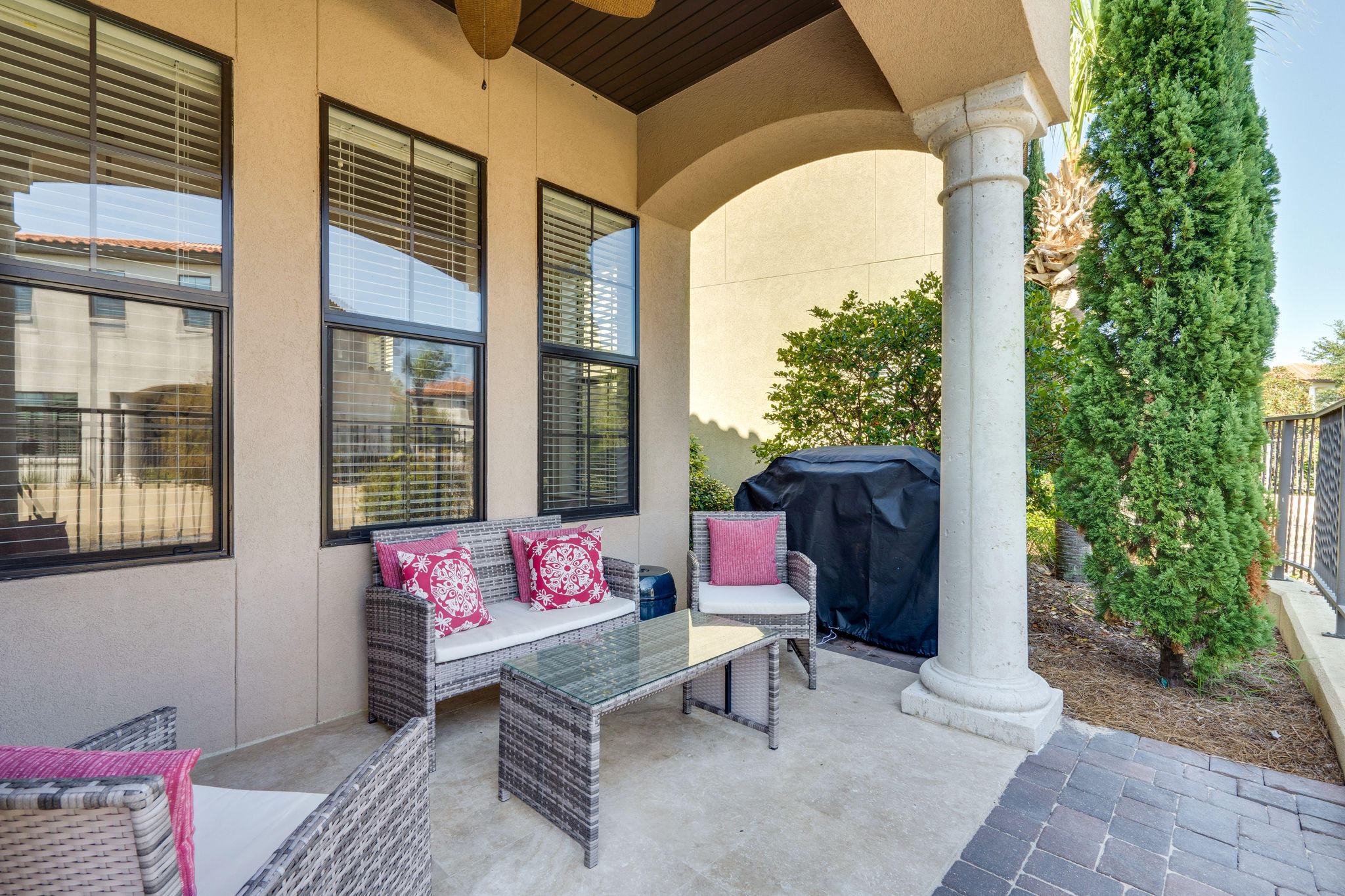 VILLA LAGO - Residential