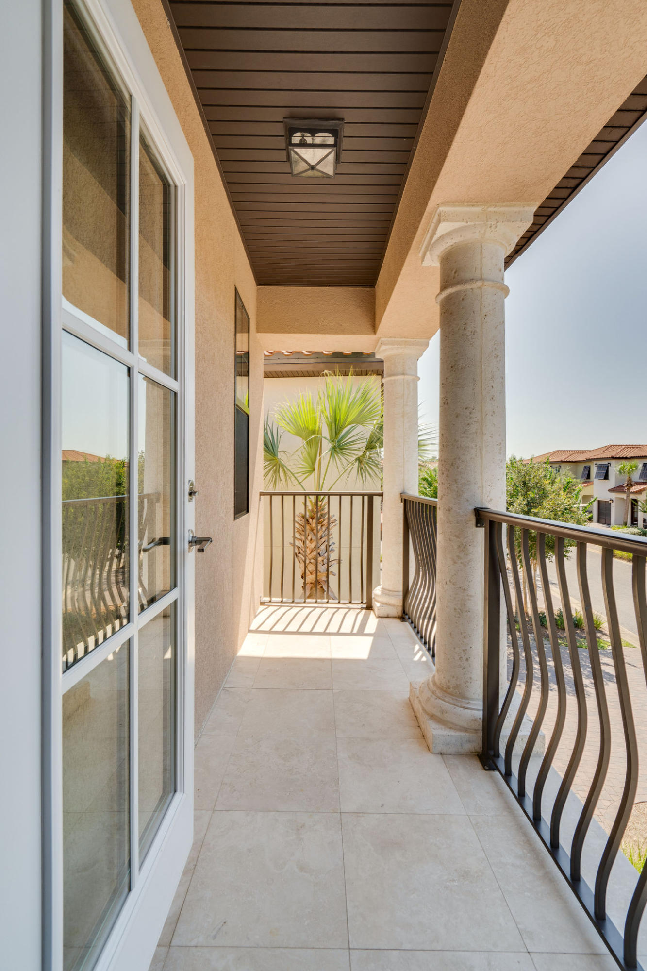 VILLA LAGO - Residential