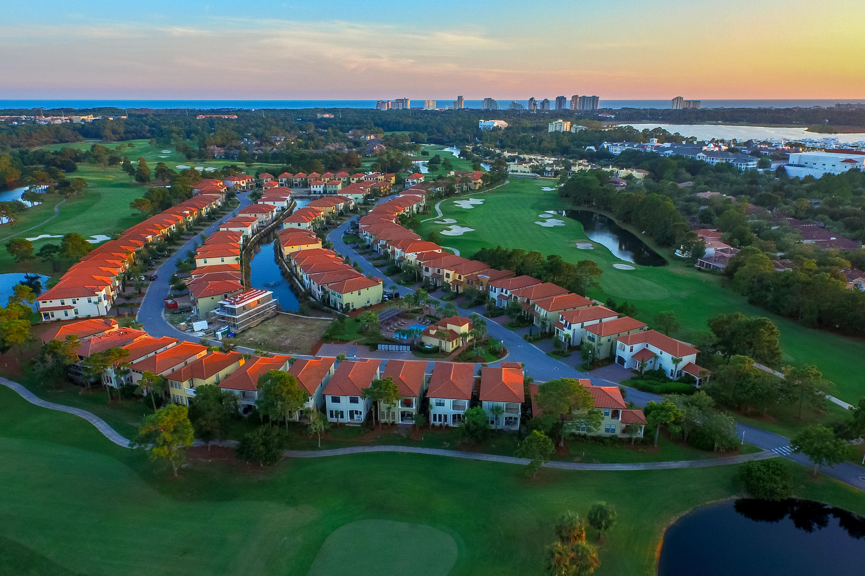 VILLA LAGO - Residential