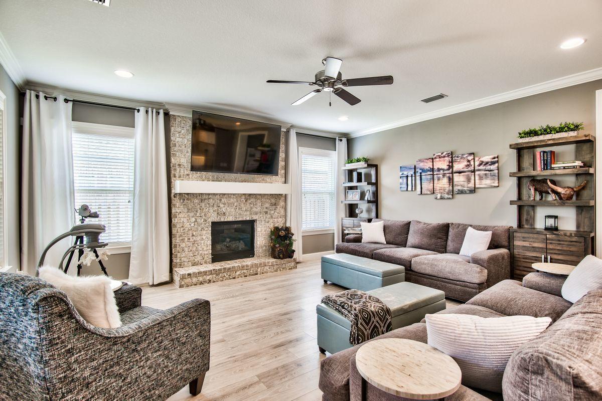 HAMMOCK BAY - Residential