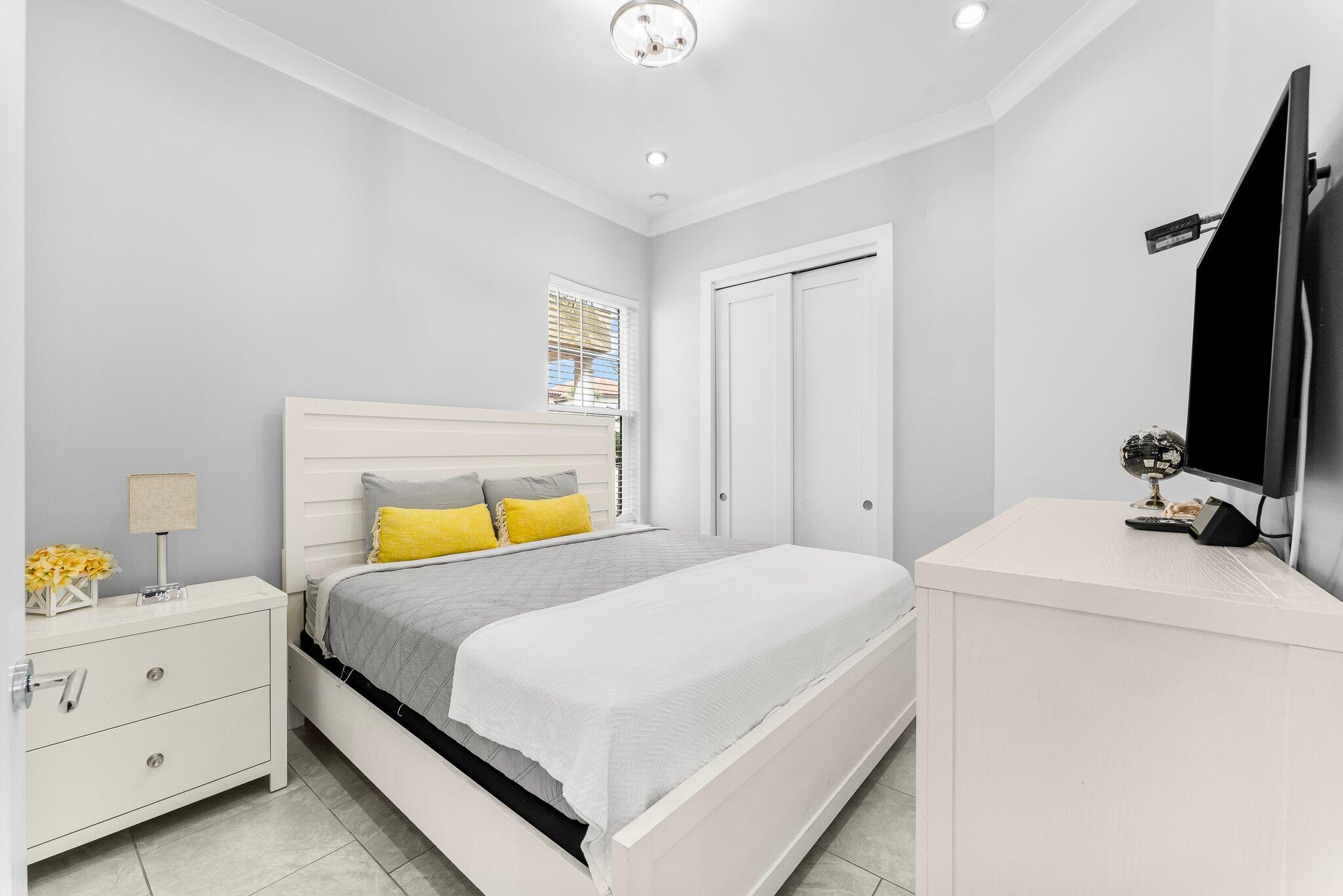 VILLA LAGO - Residential Lease
