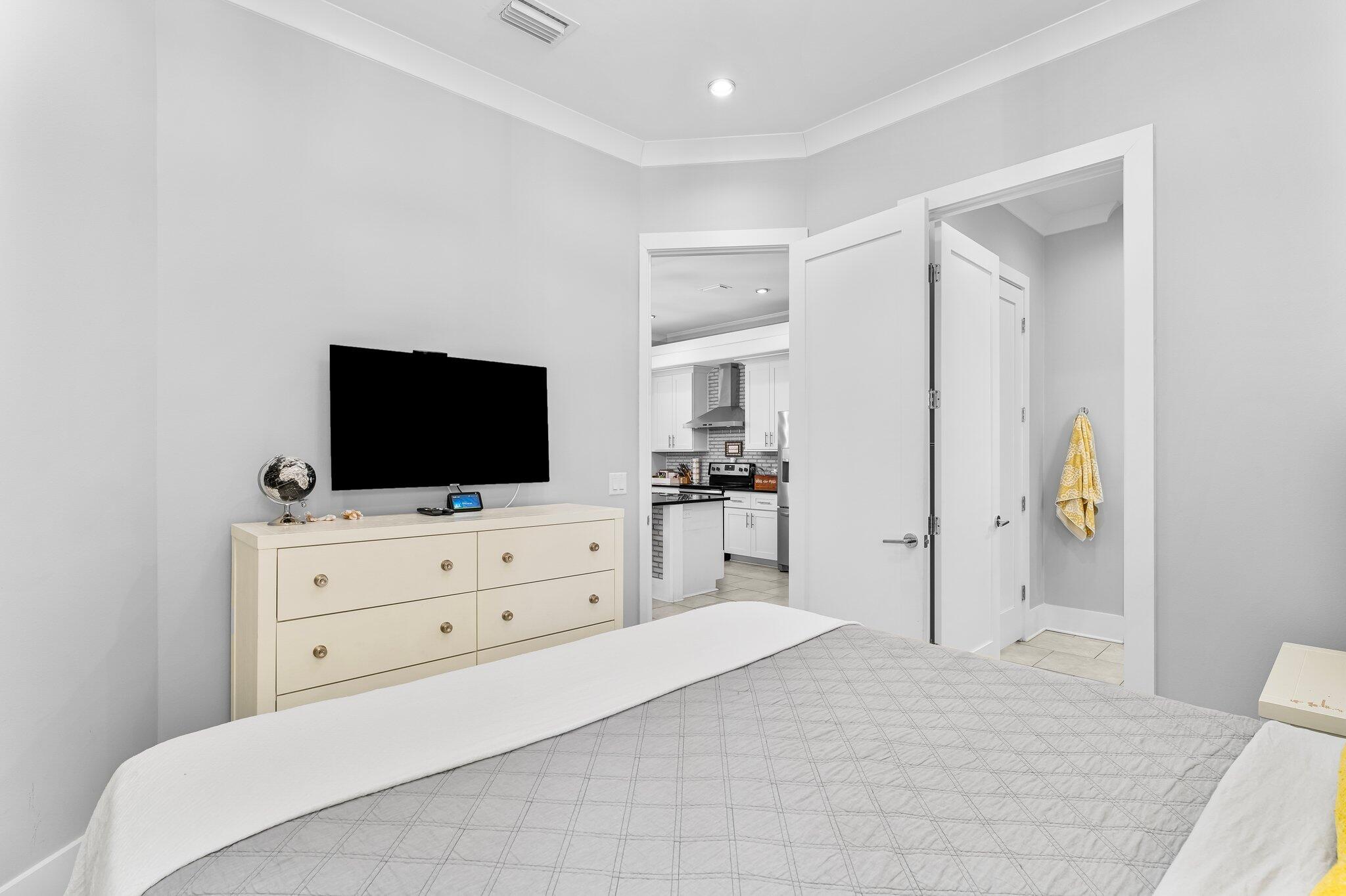 VILLA LAGO - Residential Lease