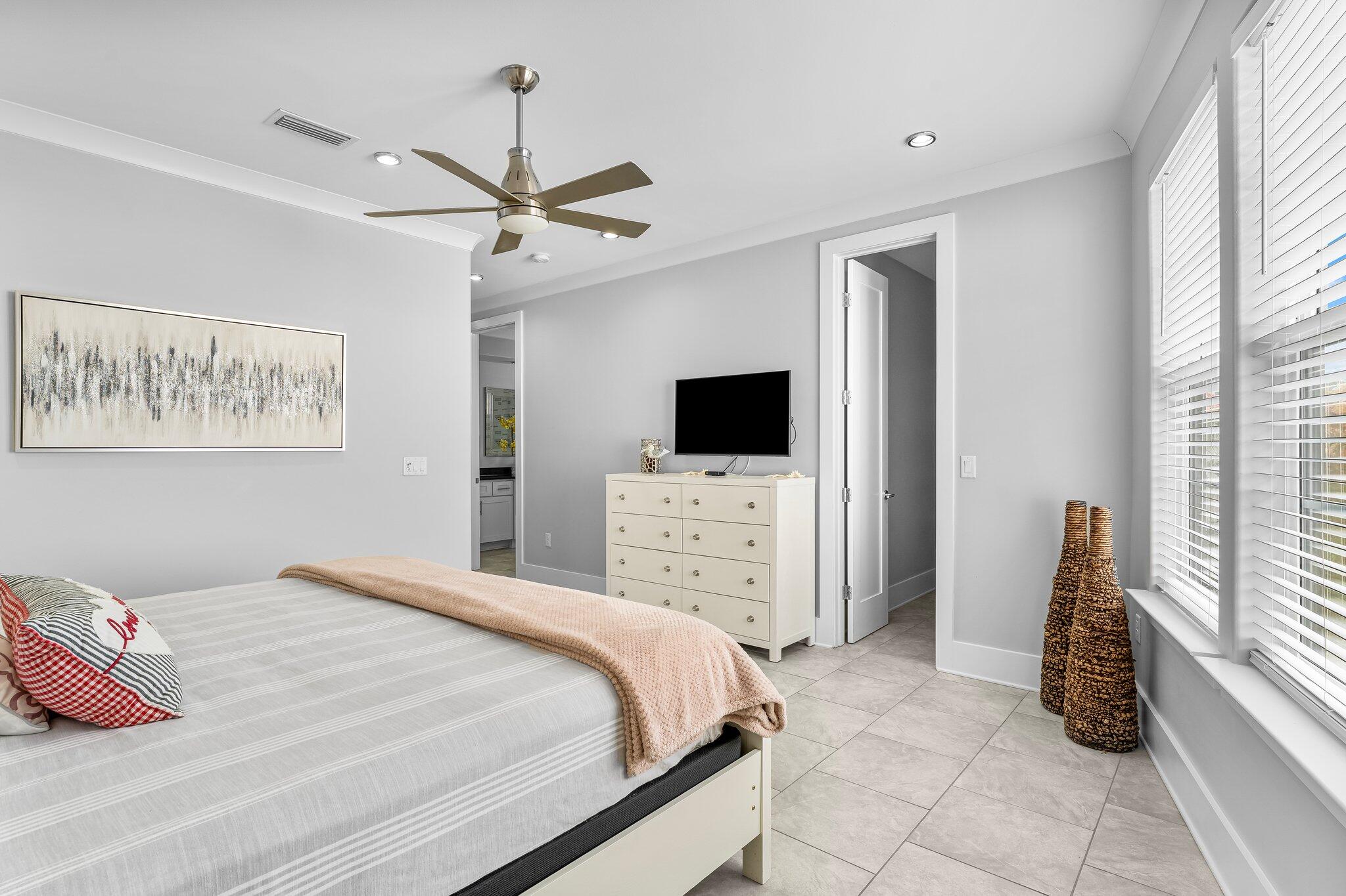 VILLA LAGO - Residential Lease