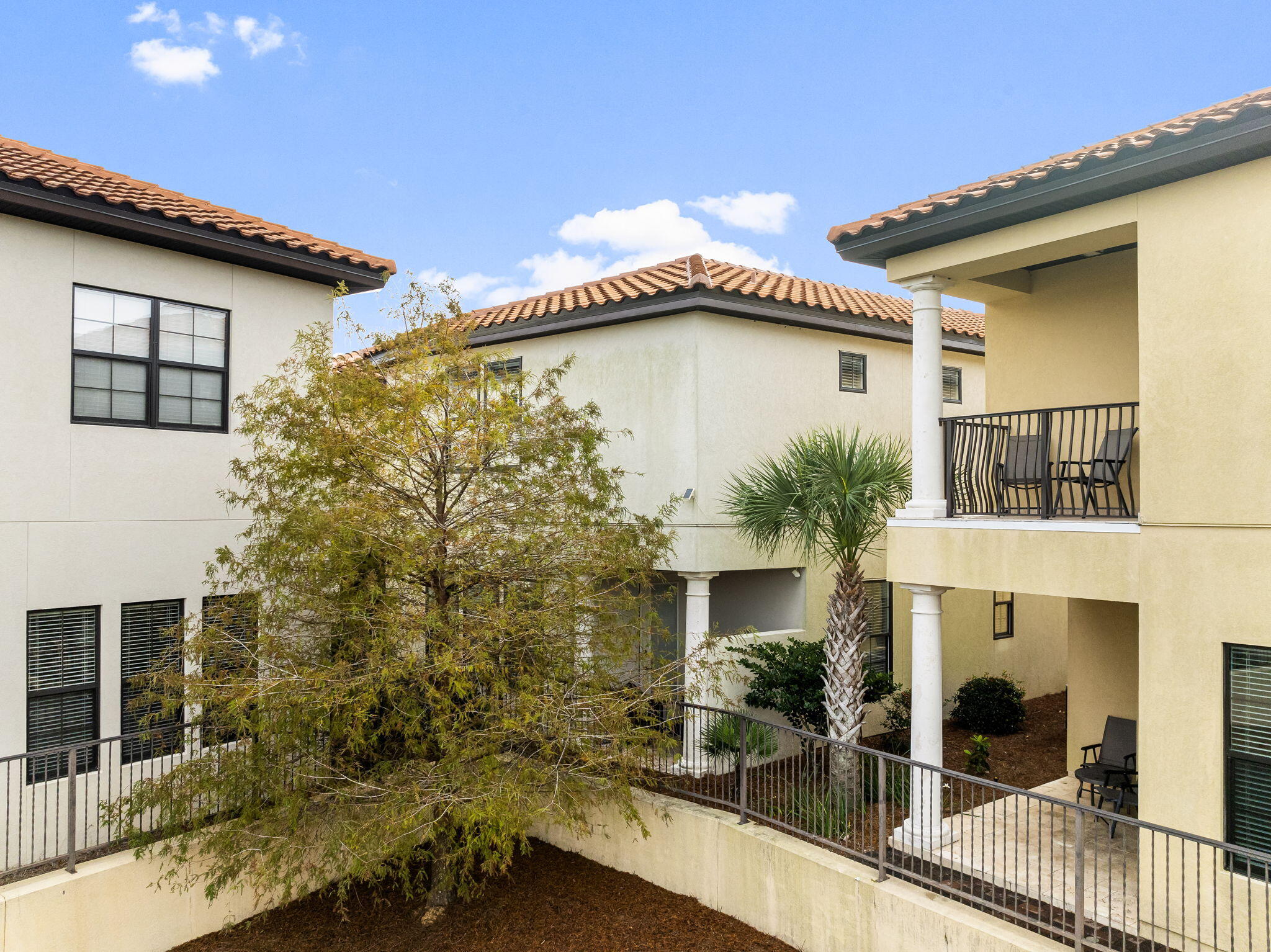 VILLA LAGO - Residential Lease
