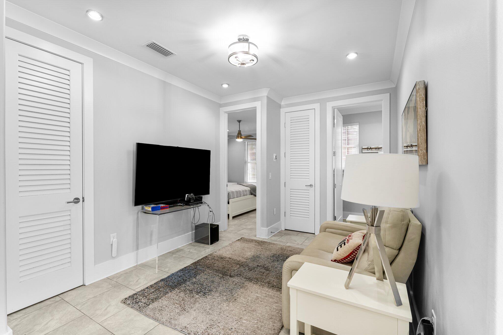 VILLA LAGO - Residential Lease