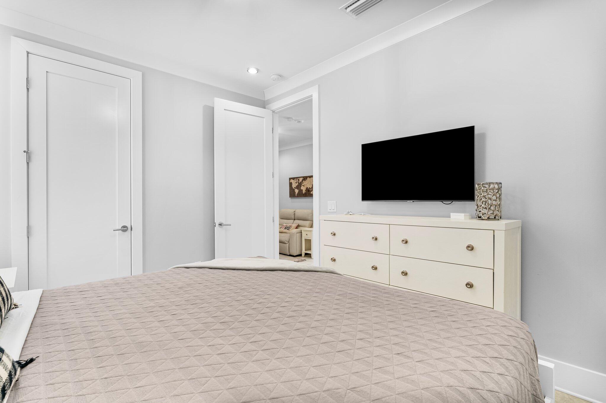 VILLA LAGO - Residential Lease