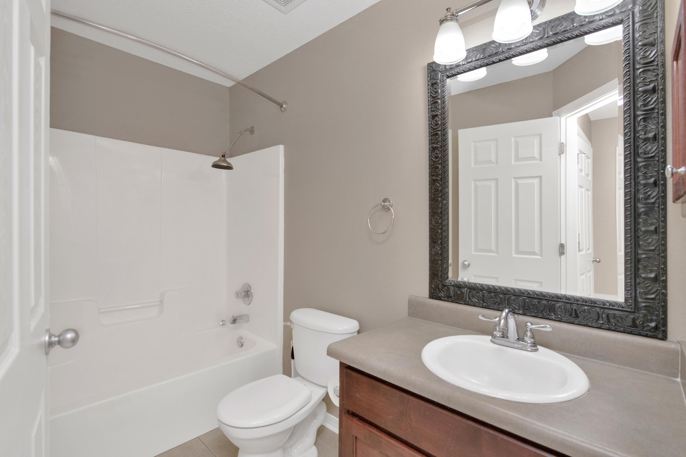 HOLLEY BY THE SEA - Residential