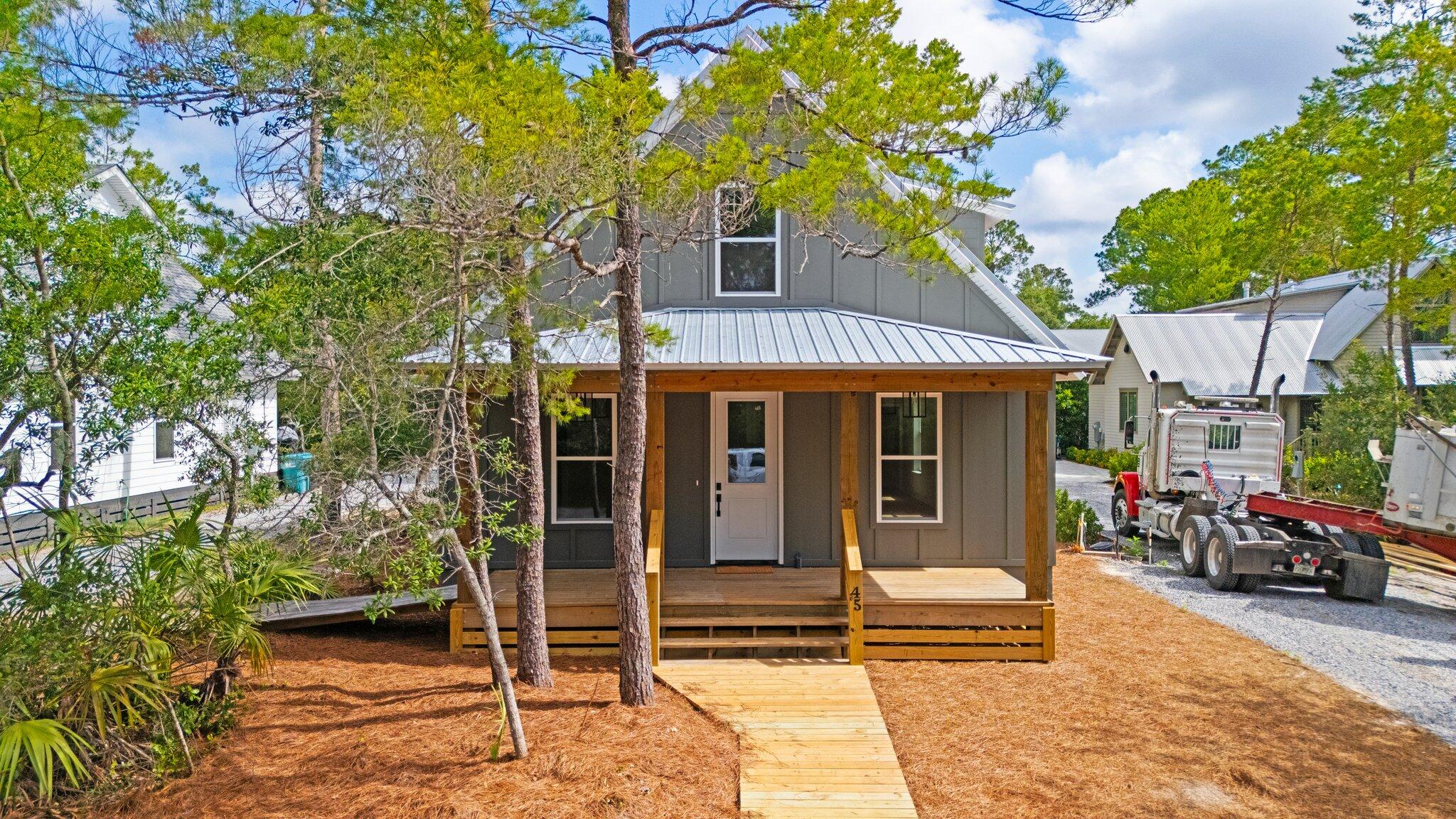 MAGNOLIA BEACH - Residential