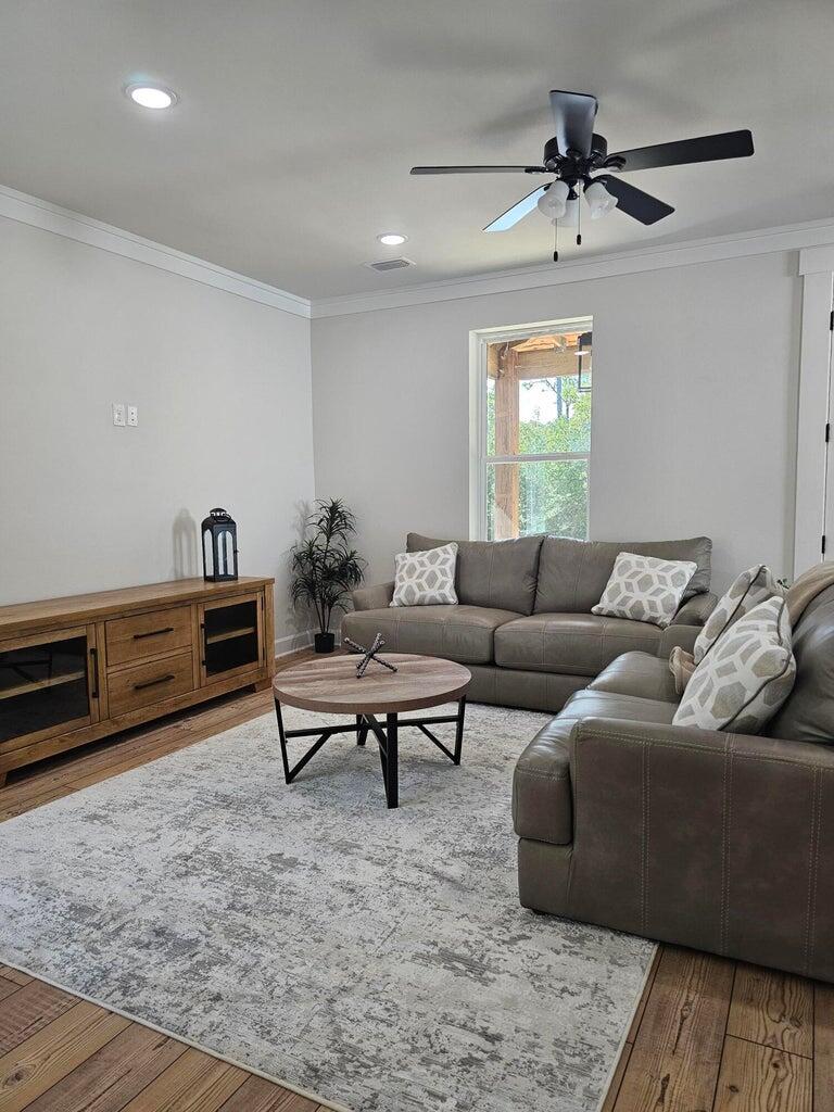 MAGNOLIA BEACH - Residential