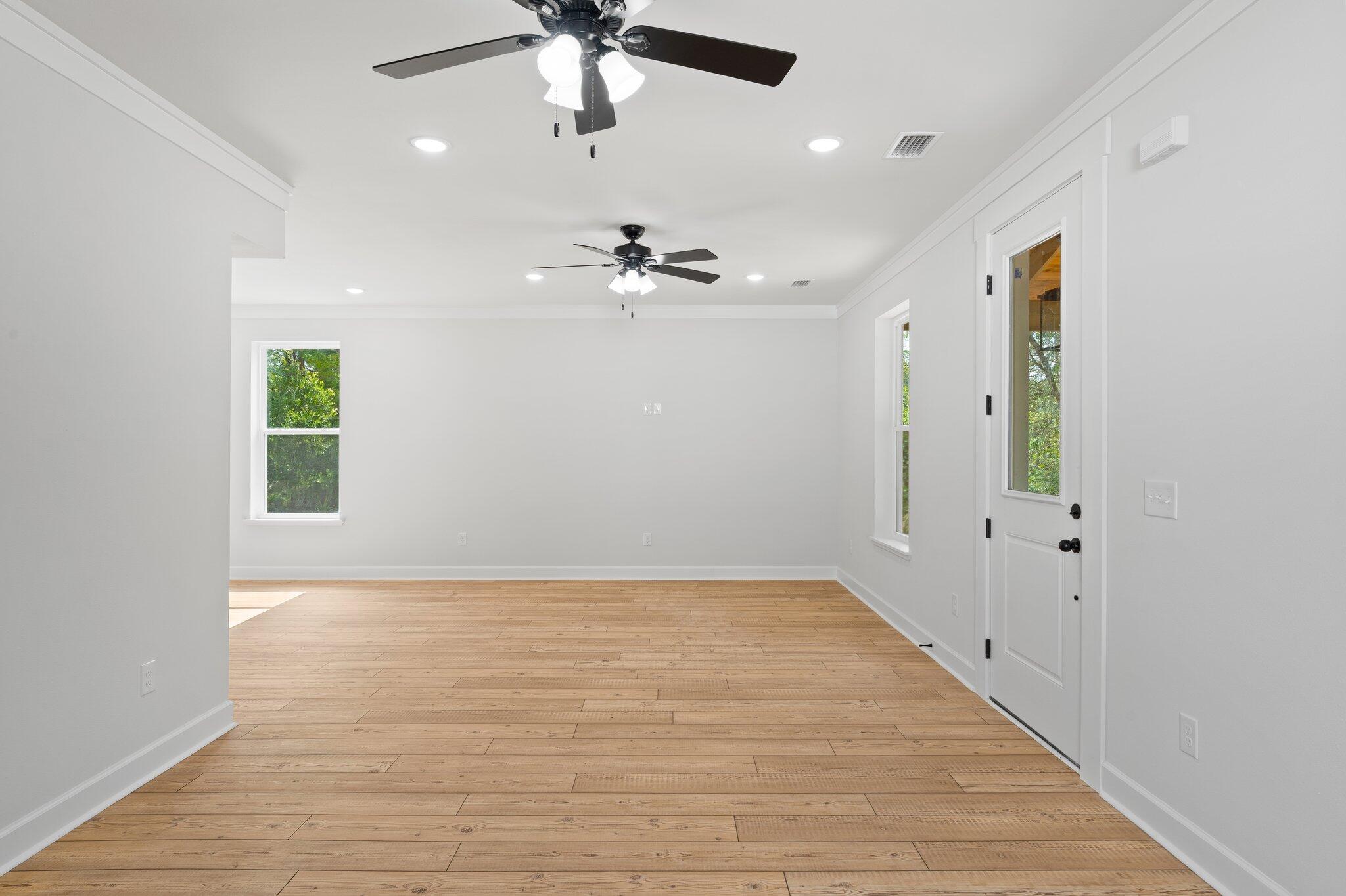 MAGNOLIA BEACH - Residential