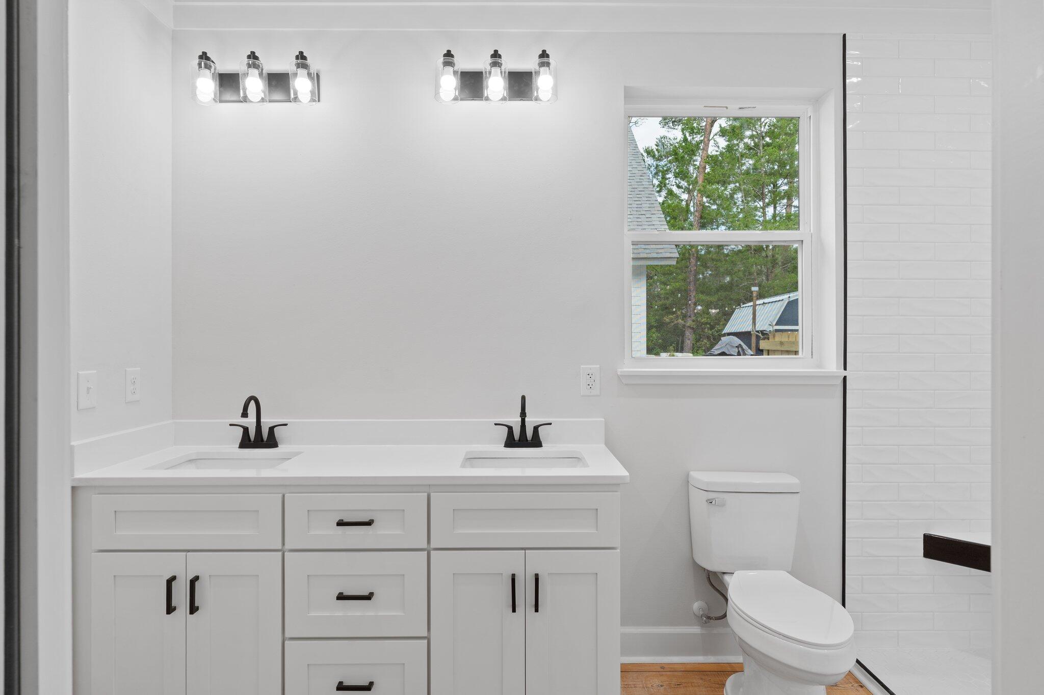 MAGNOLIA BEACH - Residential