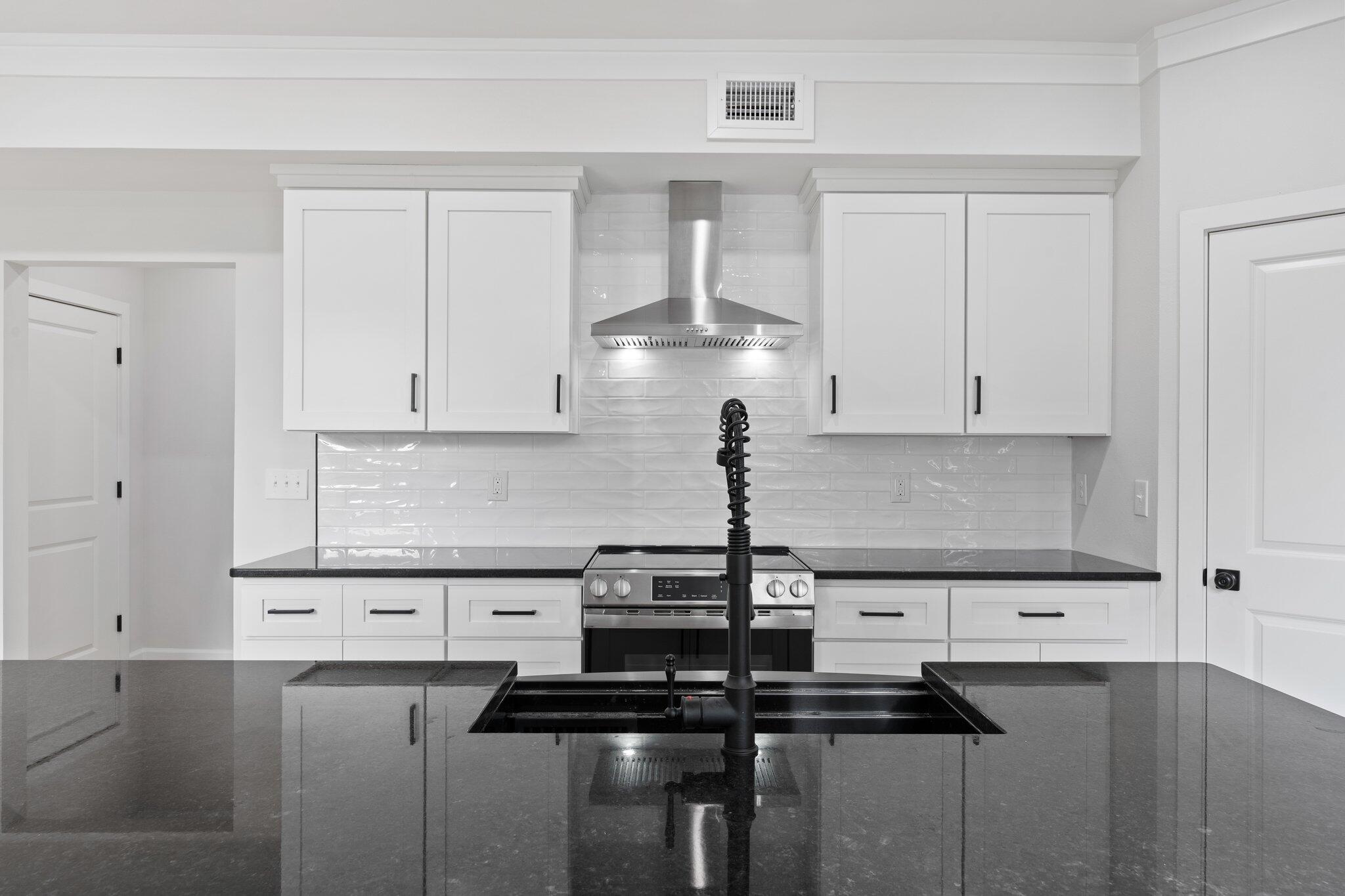 MAGNOLIA BEACH - Residential