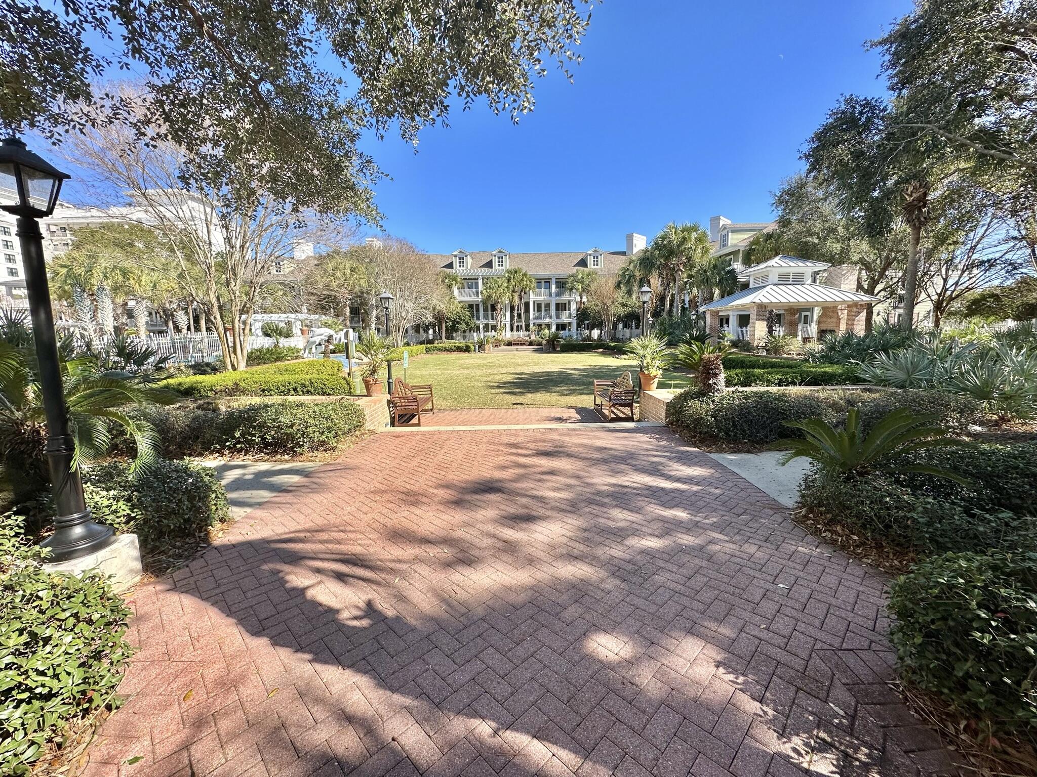 FISHERMAN'S VILLAGE - Residential