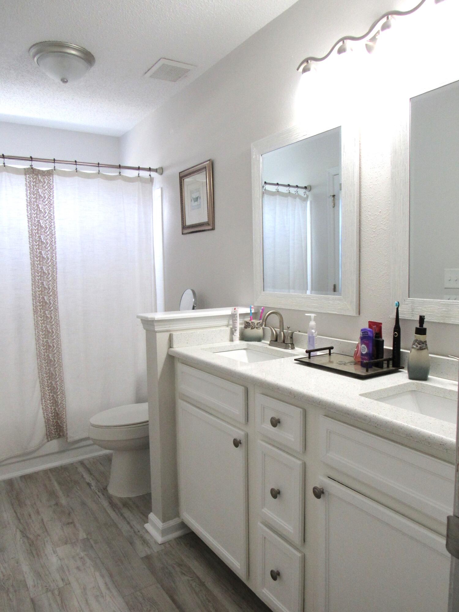 HOLLYROD PARK LOT 27 BLK B - Residential