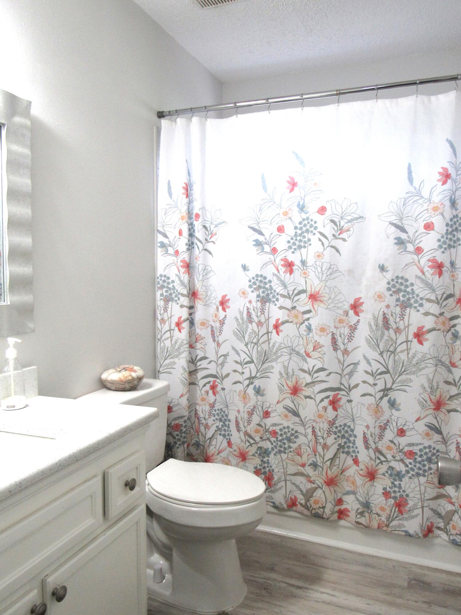 HOLLYROD PARK LOT 27 BLK B - Residential