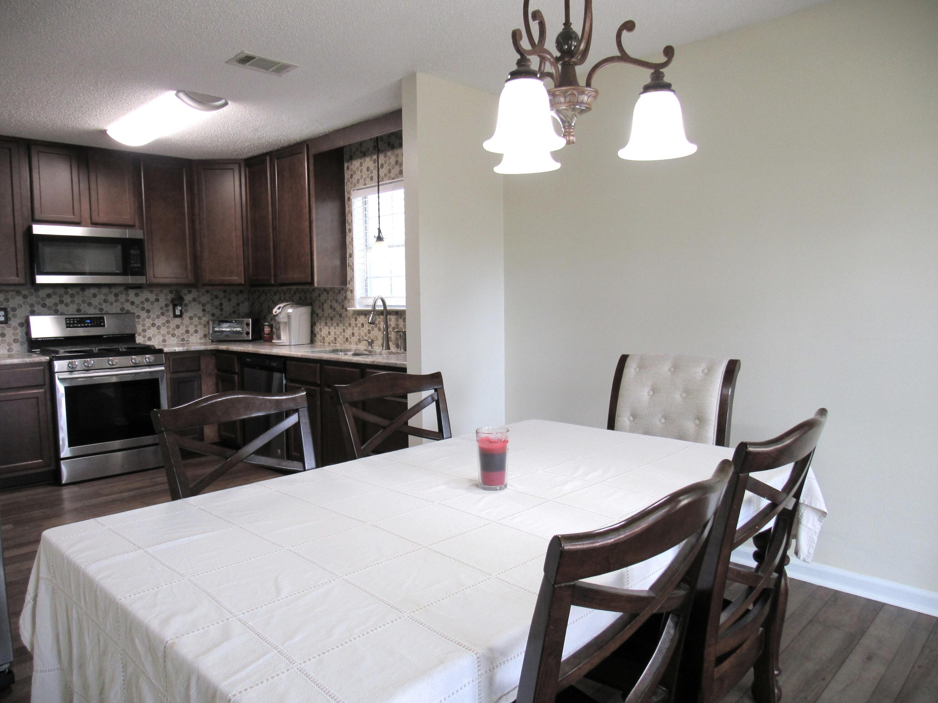 HOLLYROD PARK LOT 27 BLK B - Residential