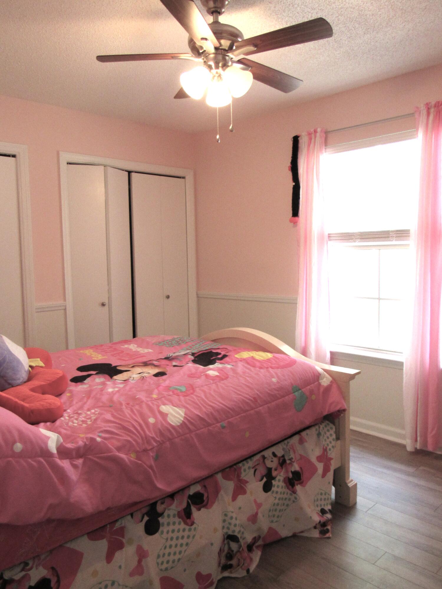 HOLLYROD PARK LOT 27 BLK B - Residential