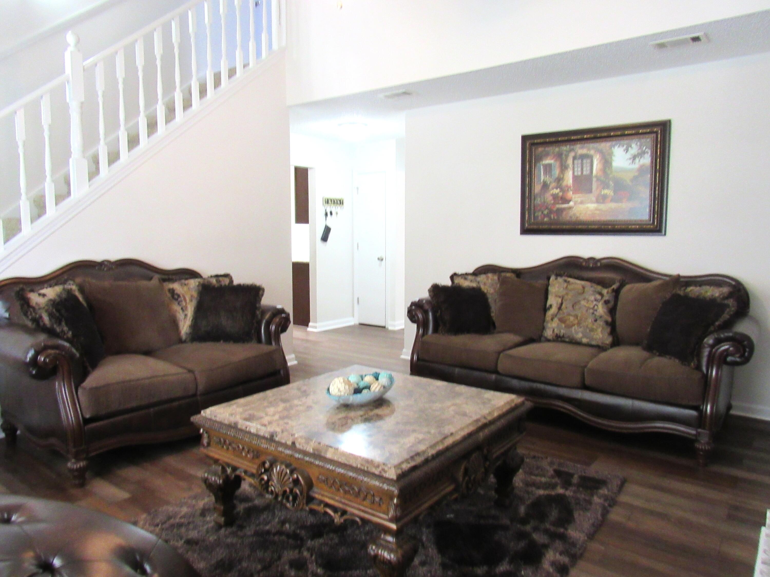 HOLLYROD PARK LOT 27 BLK B - Residential