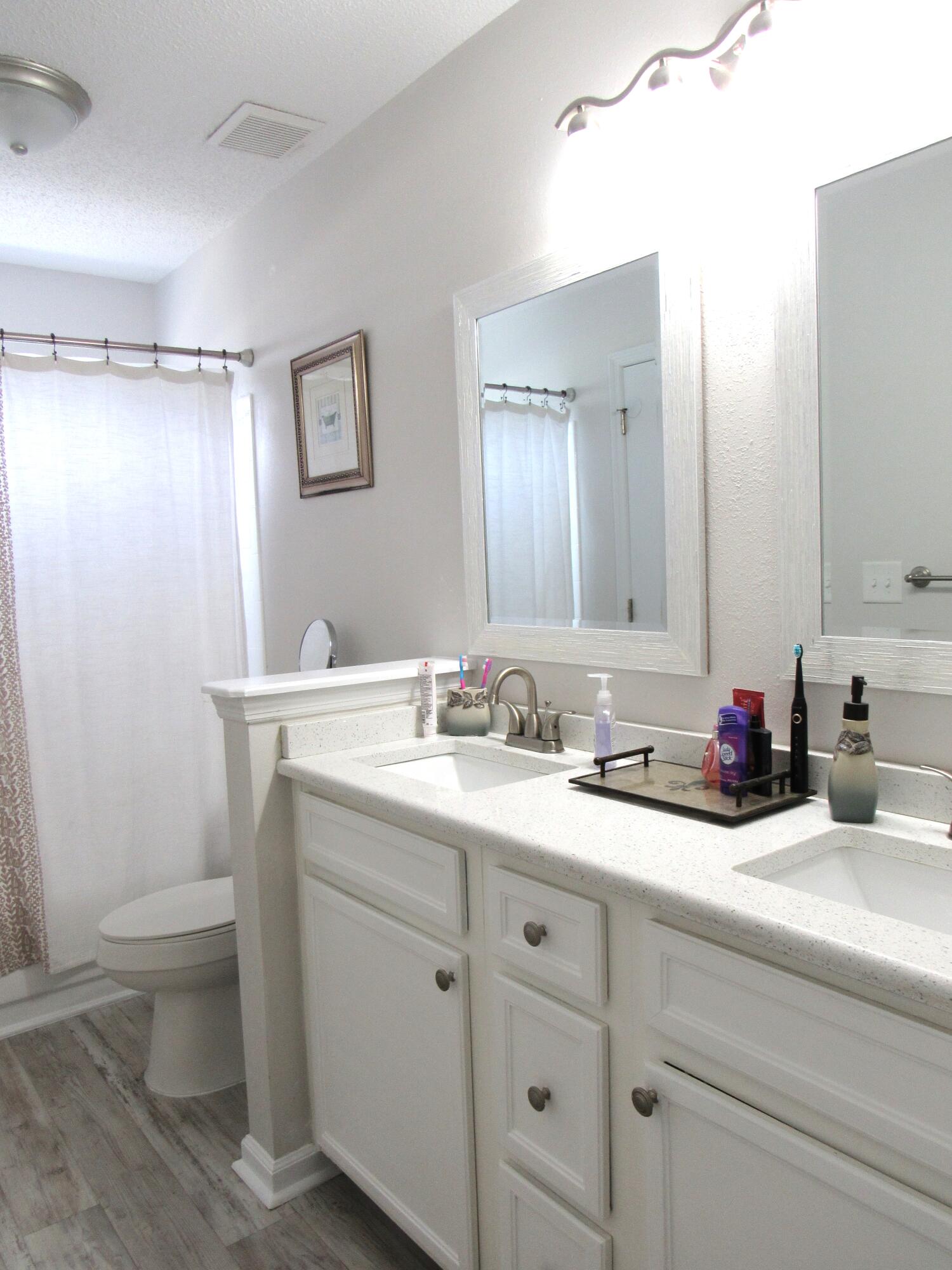 HOLLYROD PARK LOT 27 BLK B - Residential