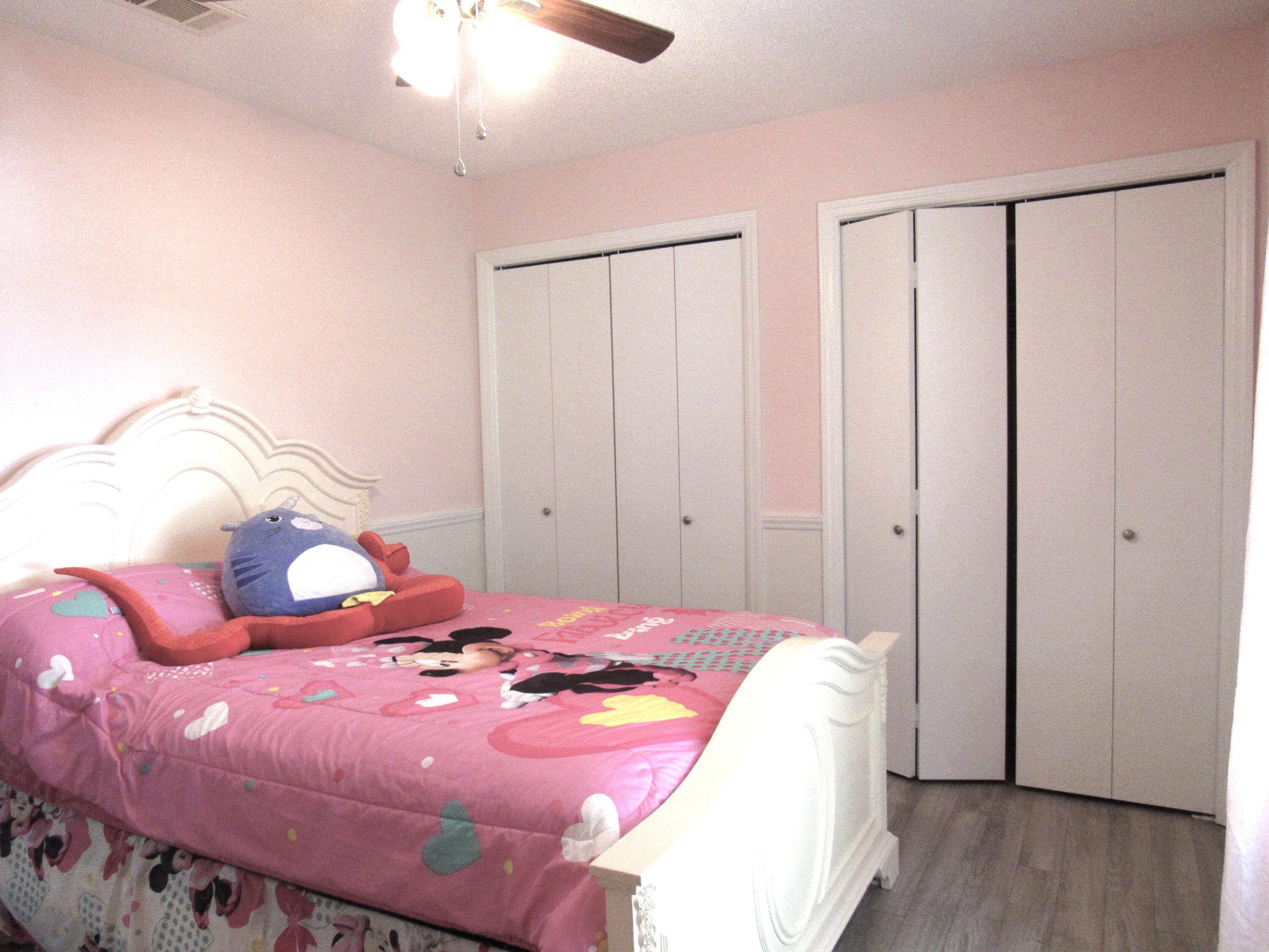 HOLLYROD PARK LOT 27 BLK B - Residential