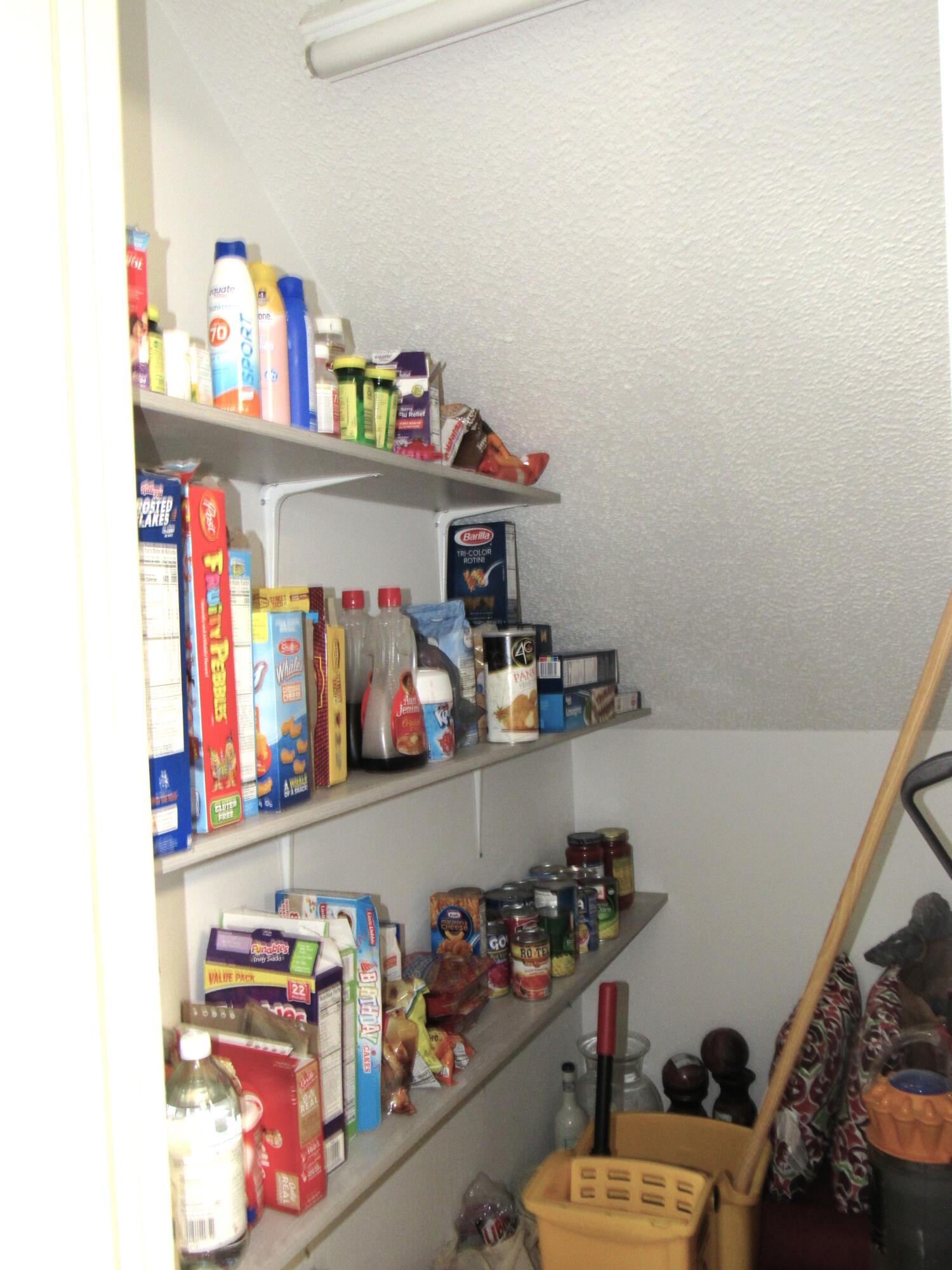 HOLLYROD PARK LOT 27 BLK B - Residential