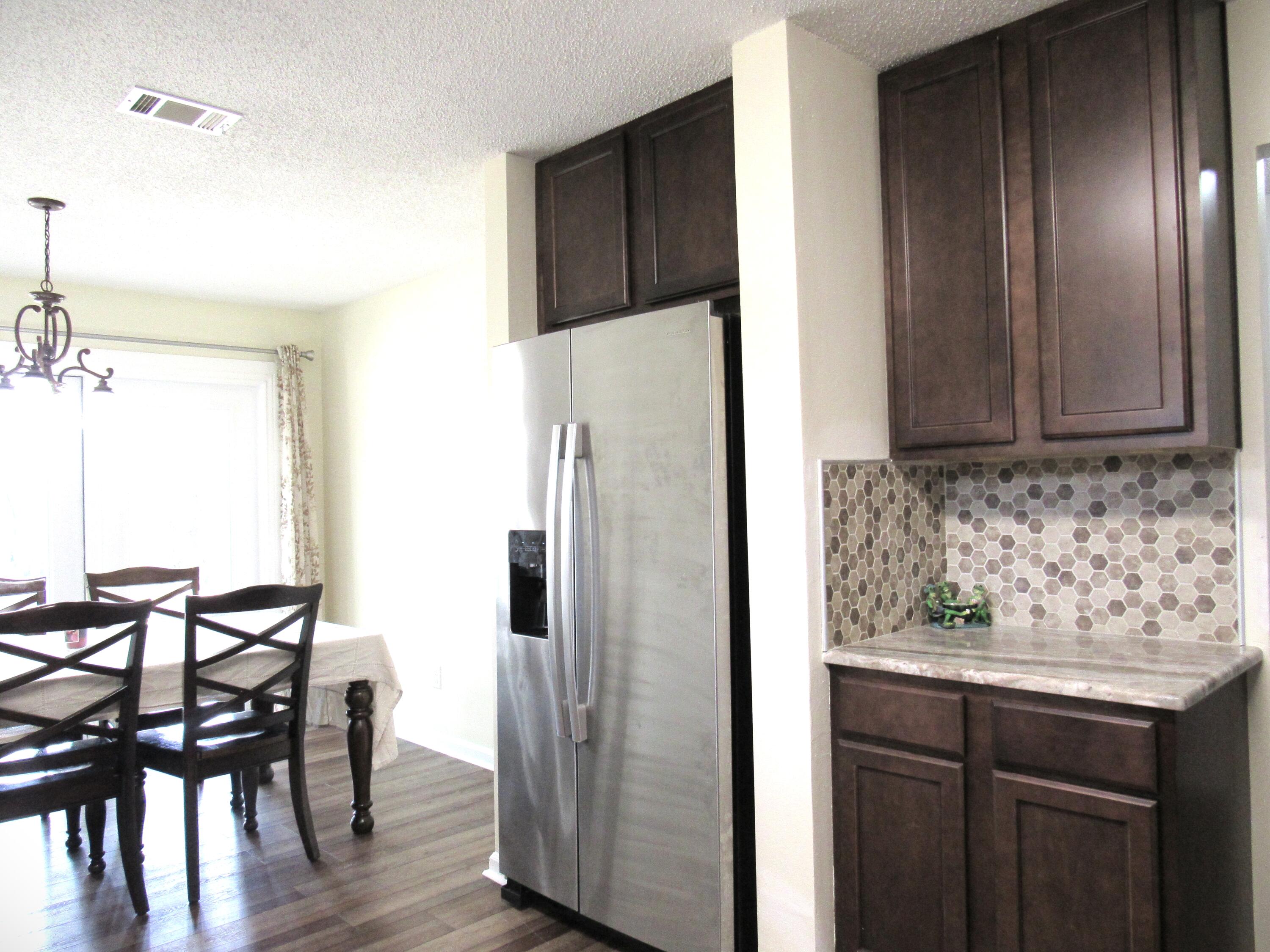 HOLLYROD PARK LOT 27 BLK B - Residential