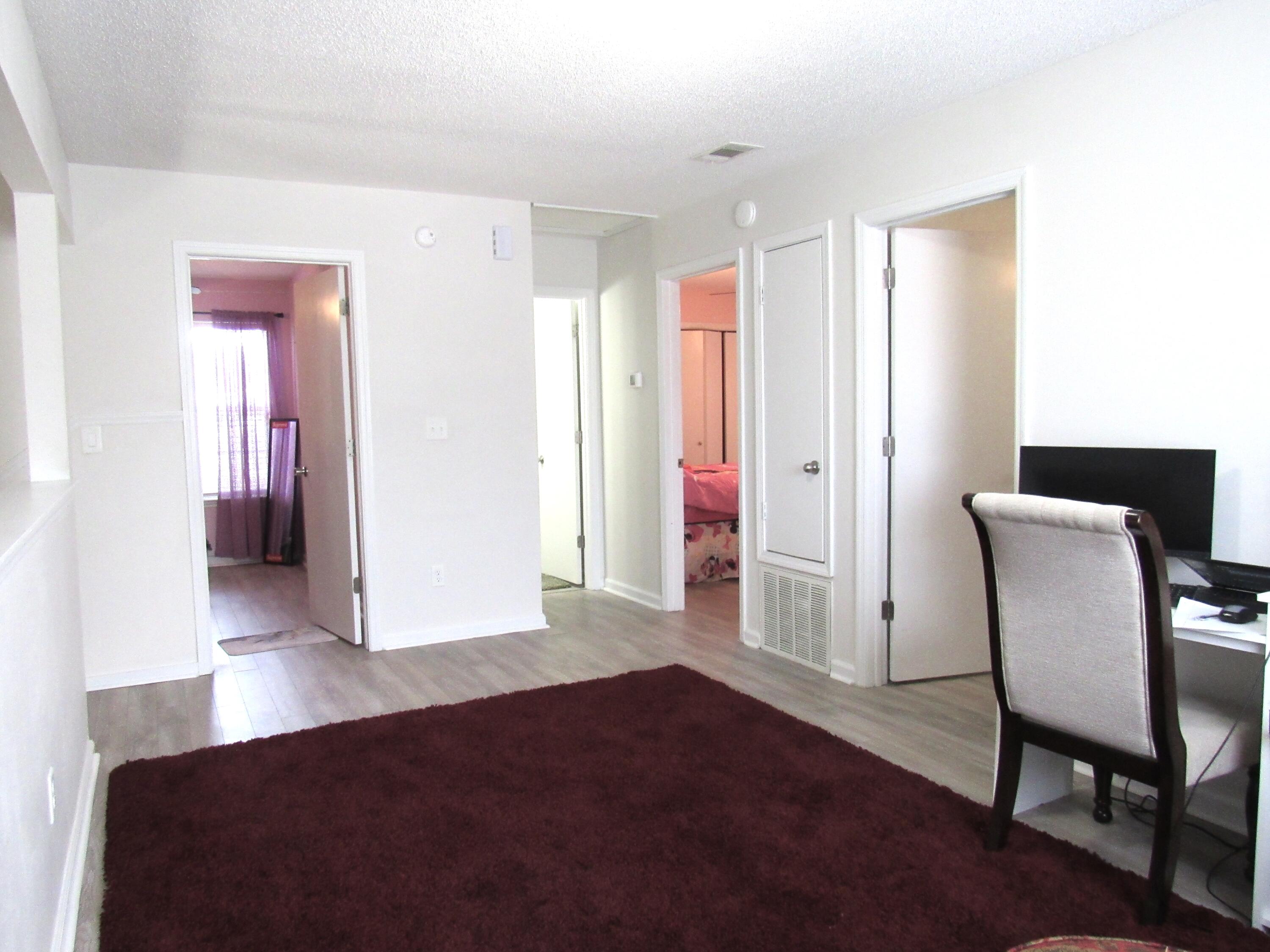 HOLLYROD PARK LOT 27 BLK B - Residential